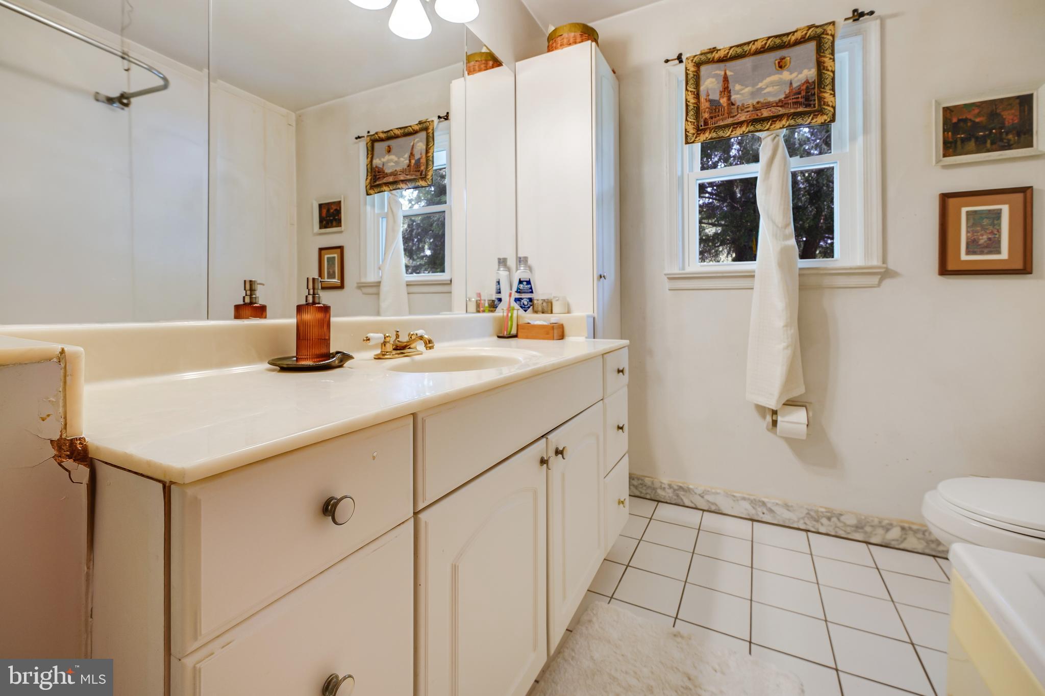 COLESVILLE MANOR - Residential