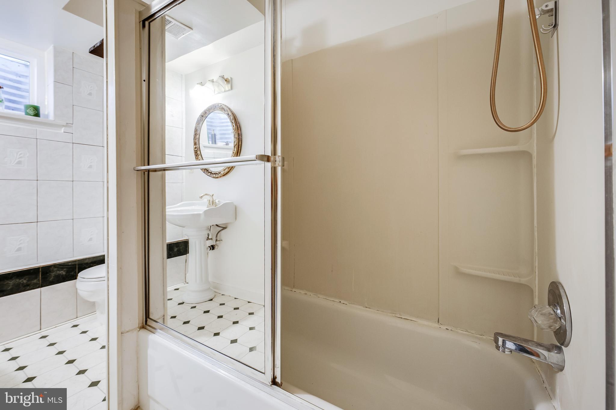 COLESVILLE MANOR - Residential