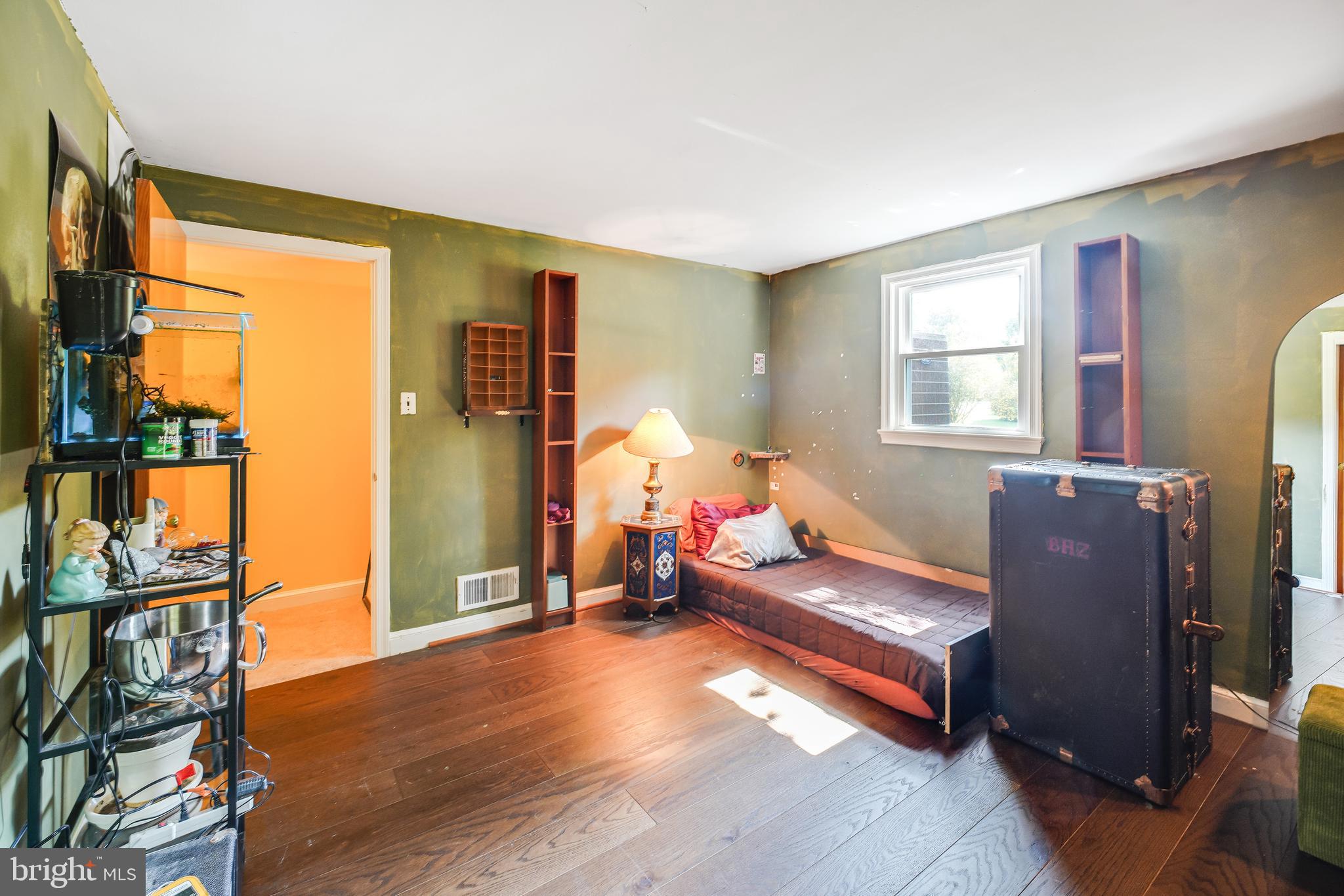 COLESVILLE MANOR - Residential