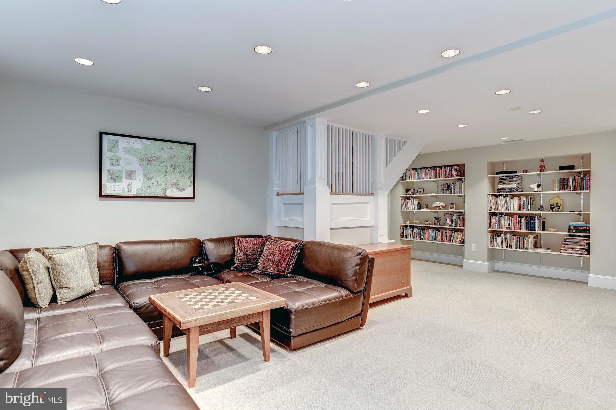 CHEVY CHASE - Residential