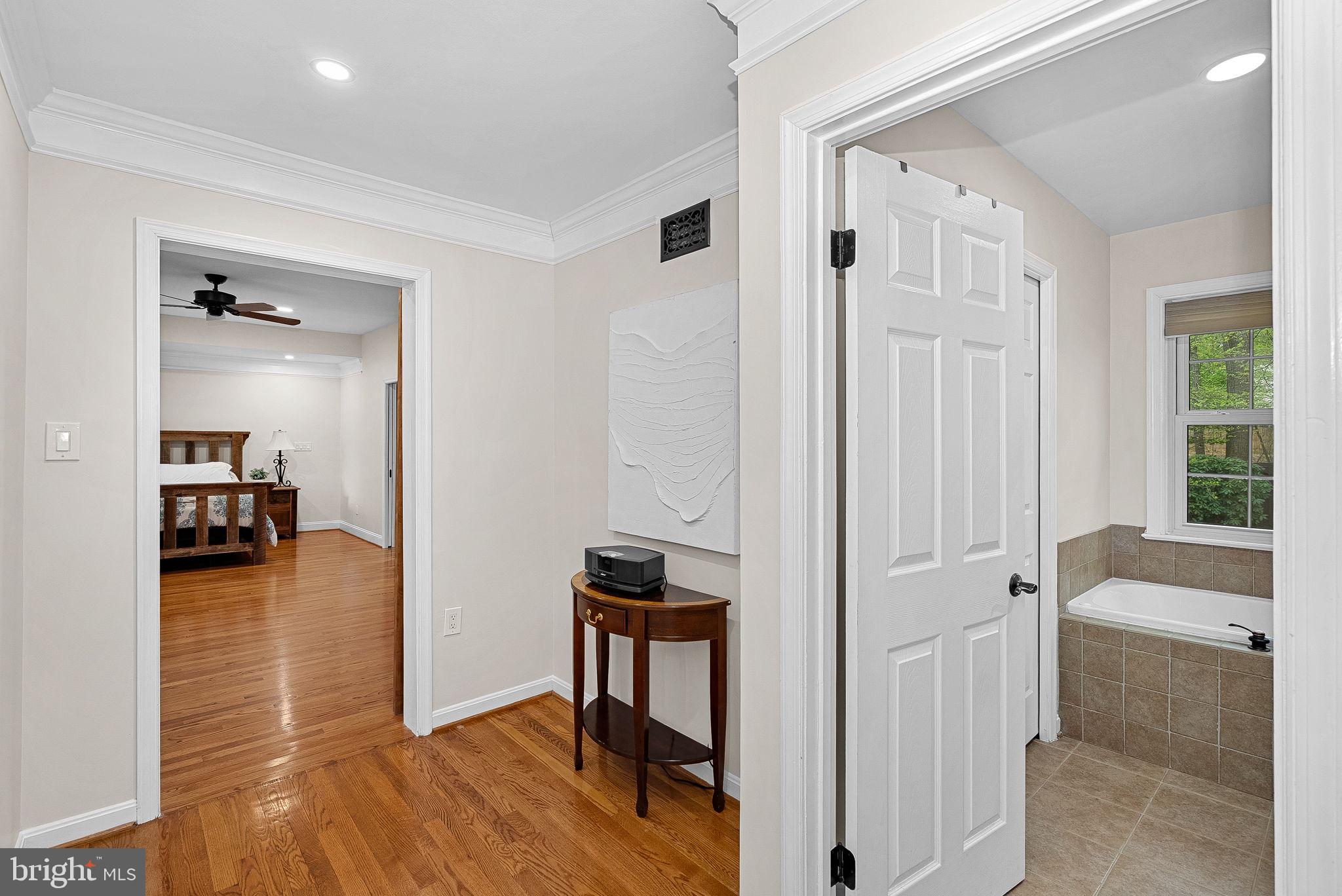 RESTON - Residential