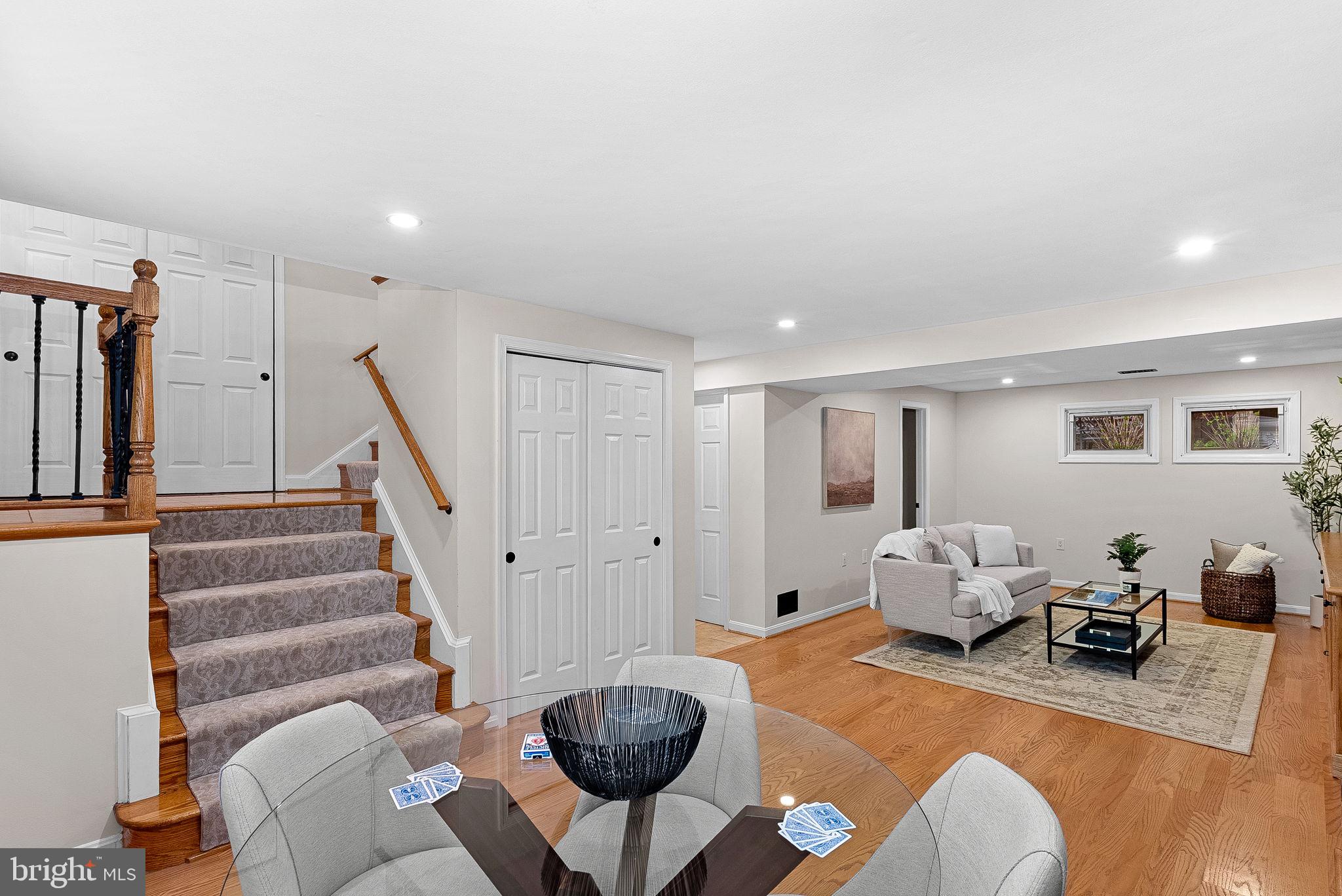 RESTON - Residential