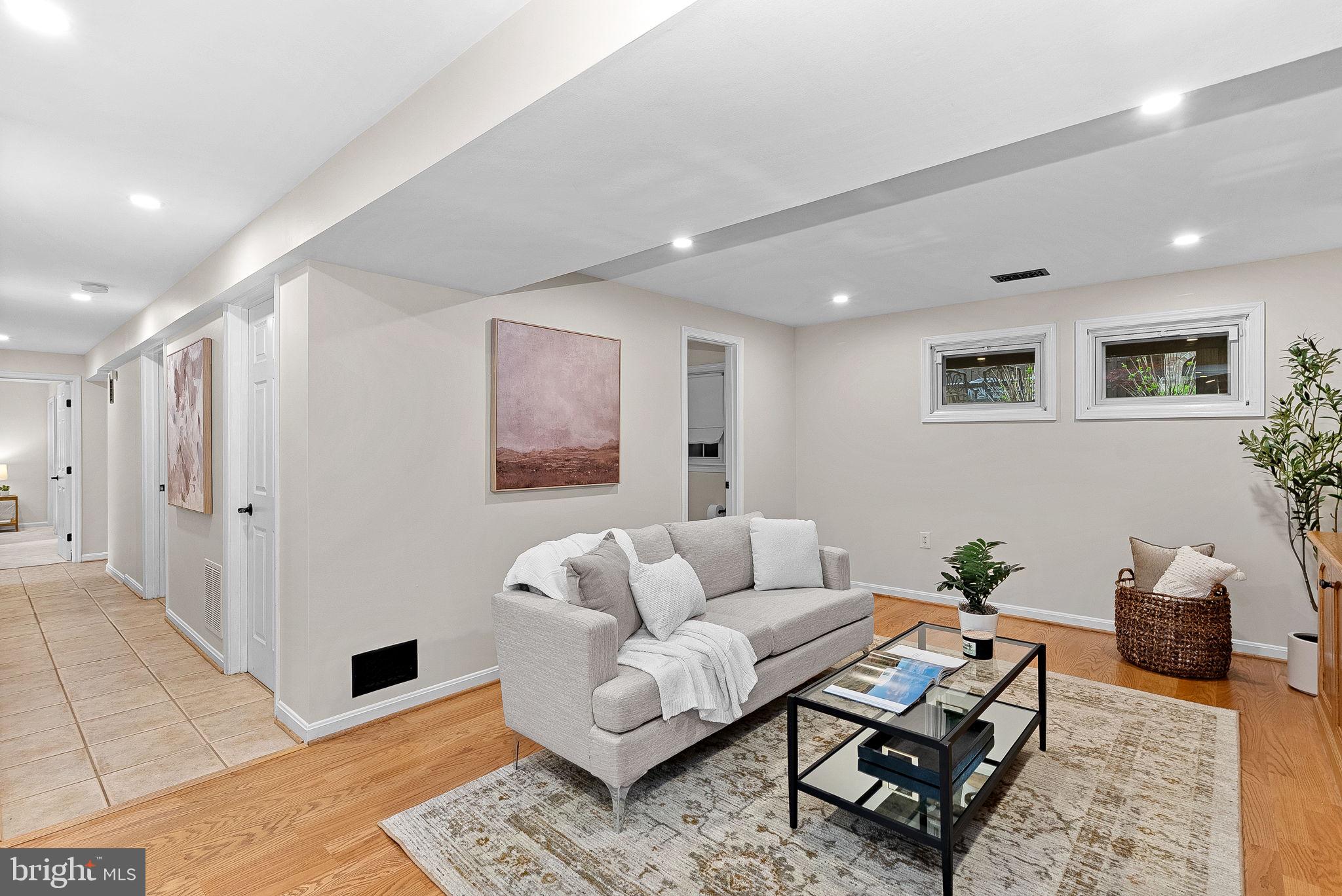 RESTON - Residential