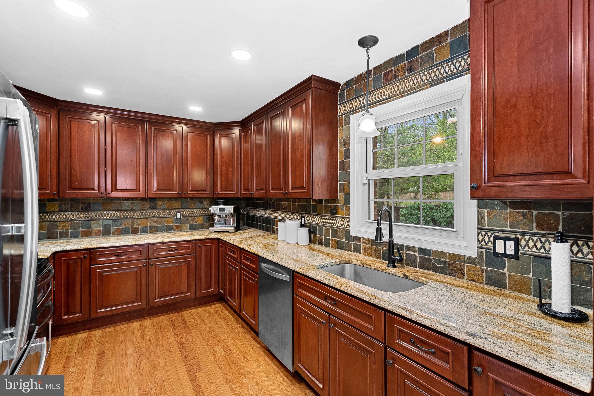 RESTON - Residential