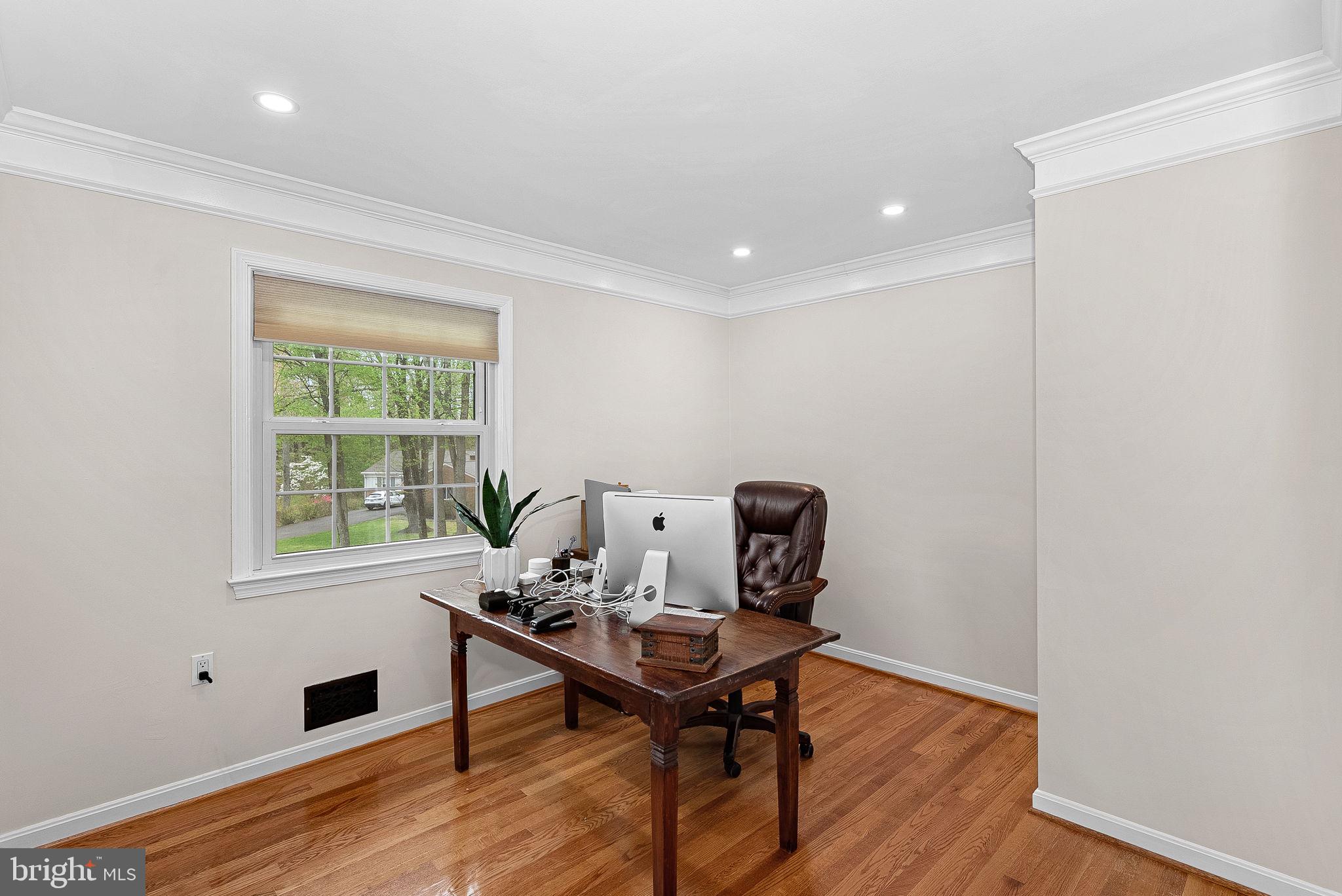 RESTON - Residential