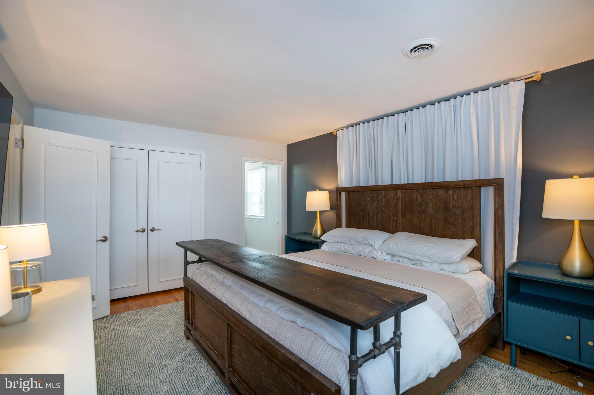 GLENVIEW - Residential