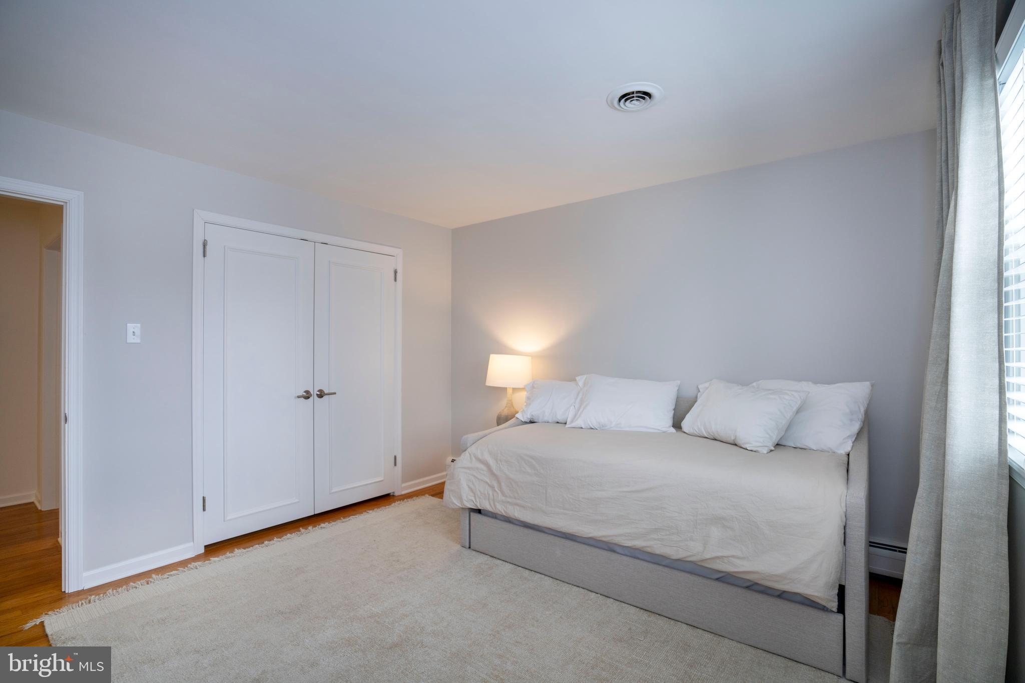 GLENVIEW - Residential