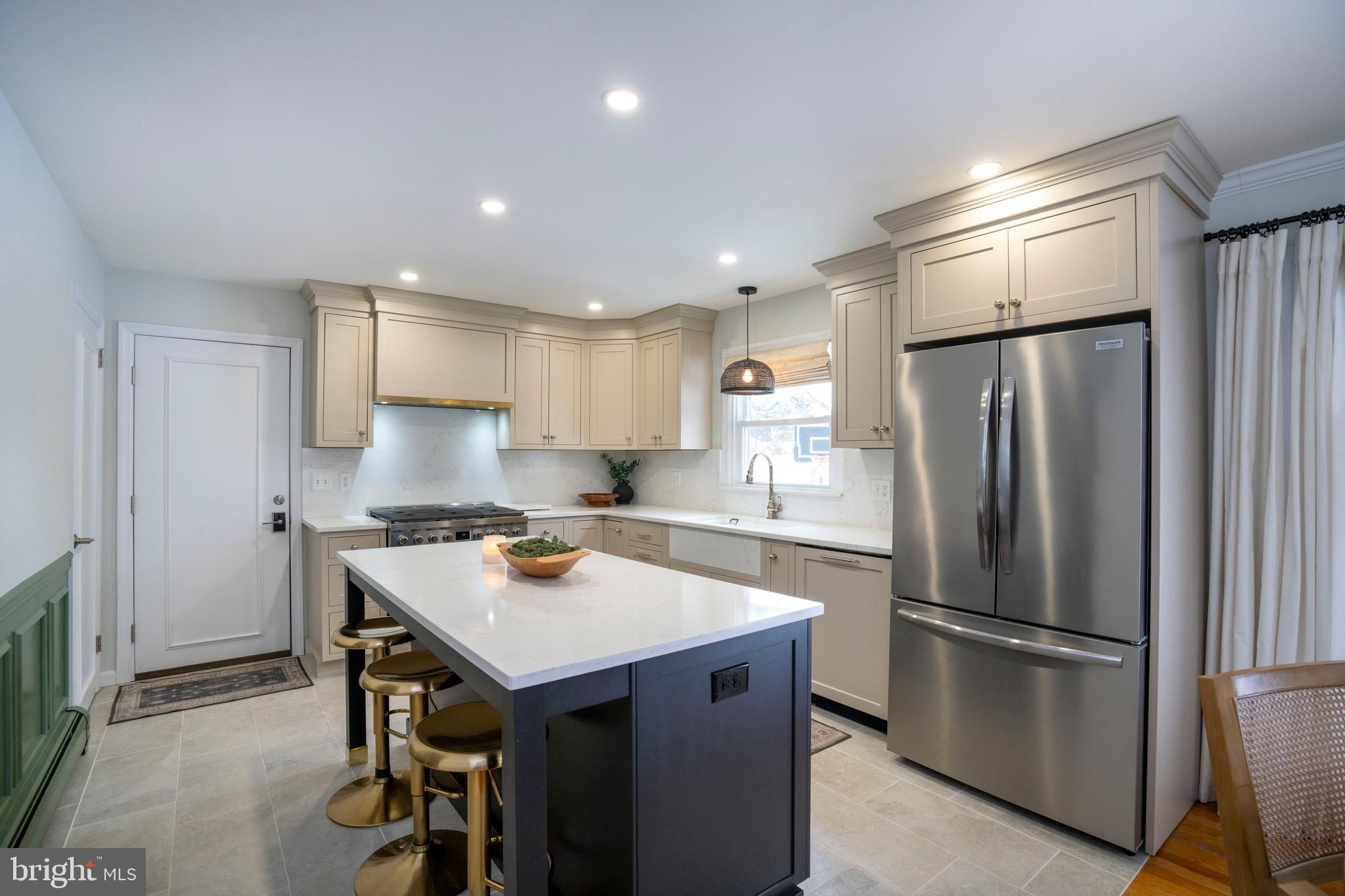 GLENVIEW - Residential