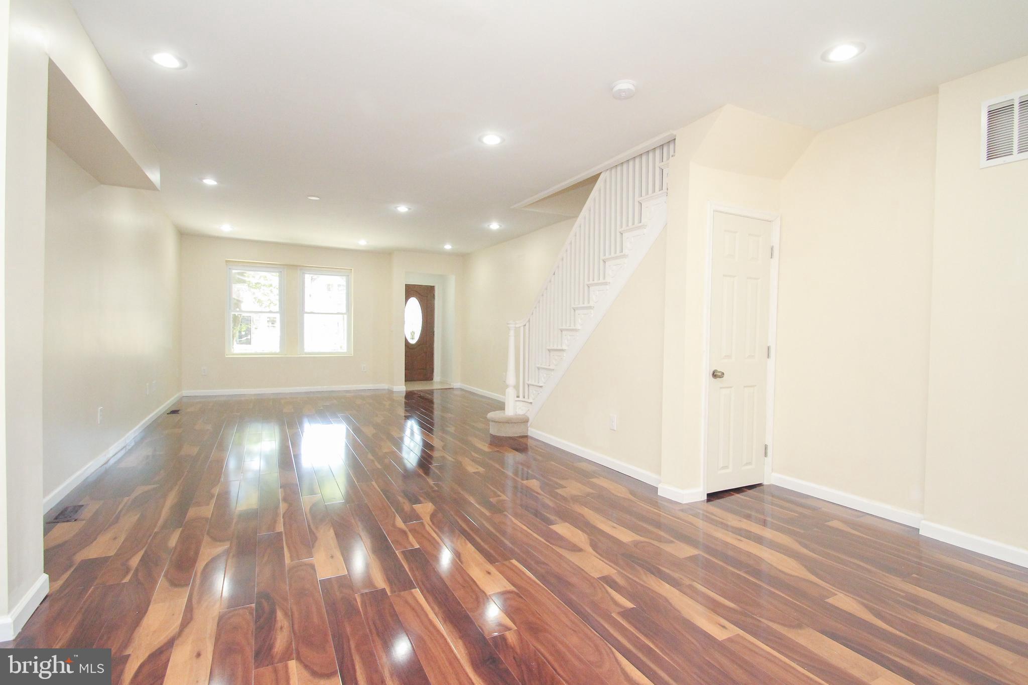 WEST OAK LANE - Residential