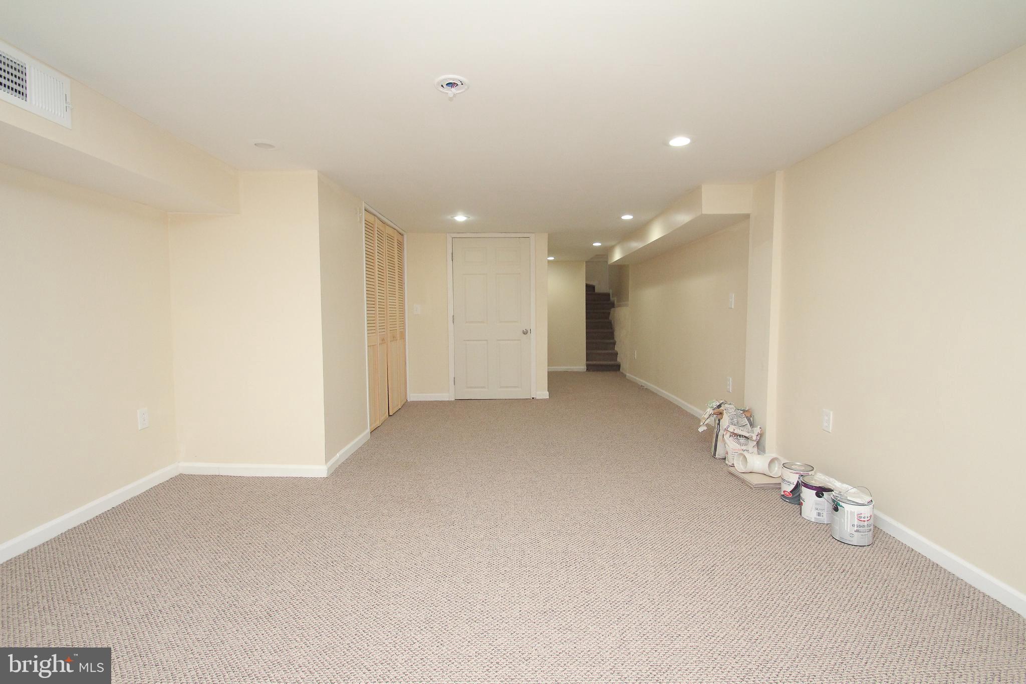 WEST OAK LANE - Residential