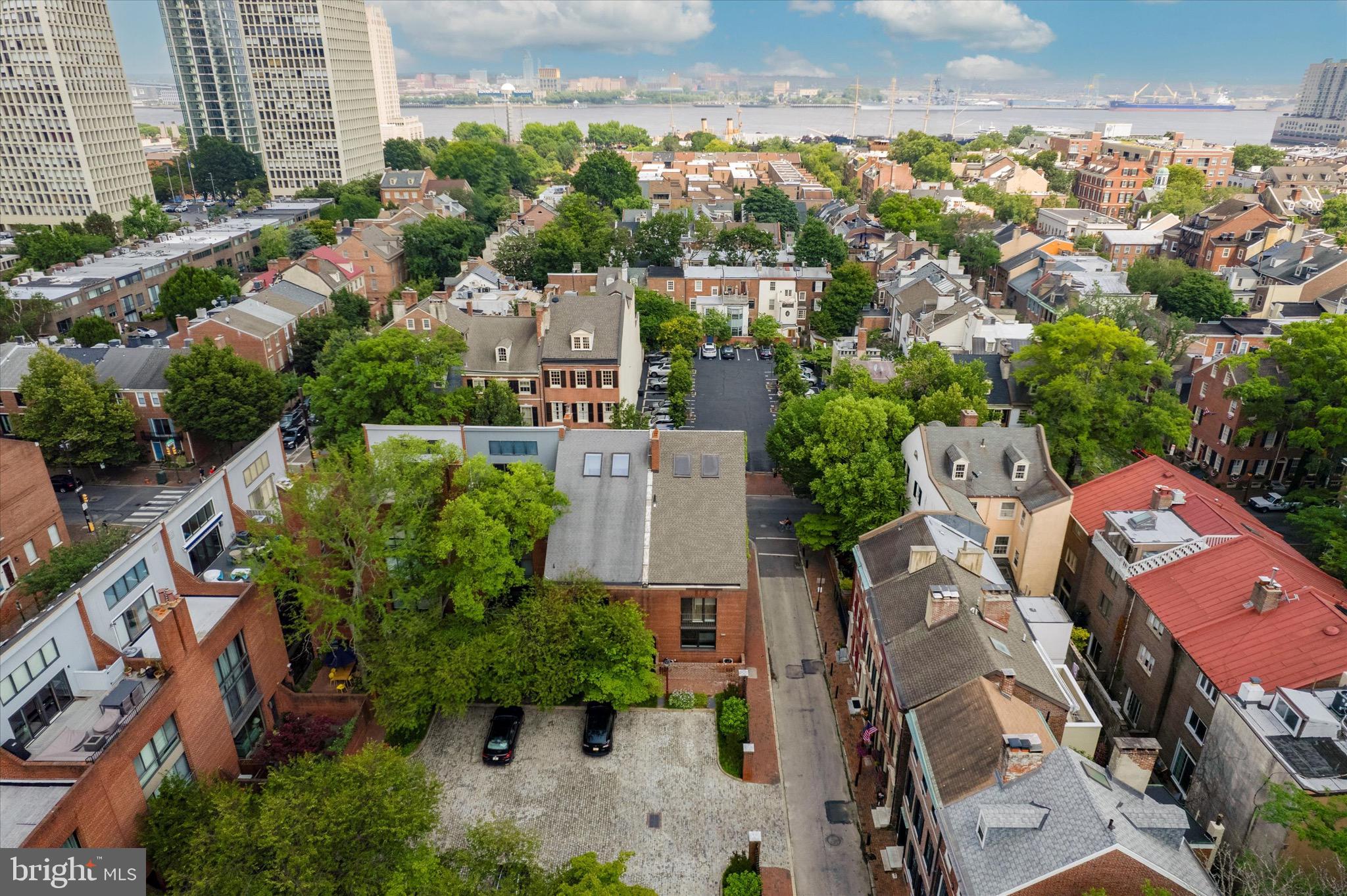 SOCIETY HILL - Residential