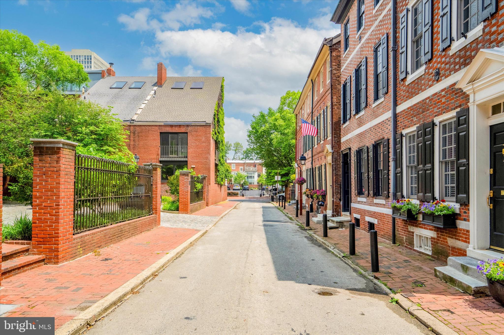 SOCIETY HILL - Residential