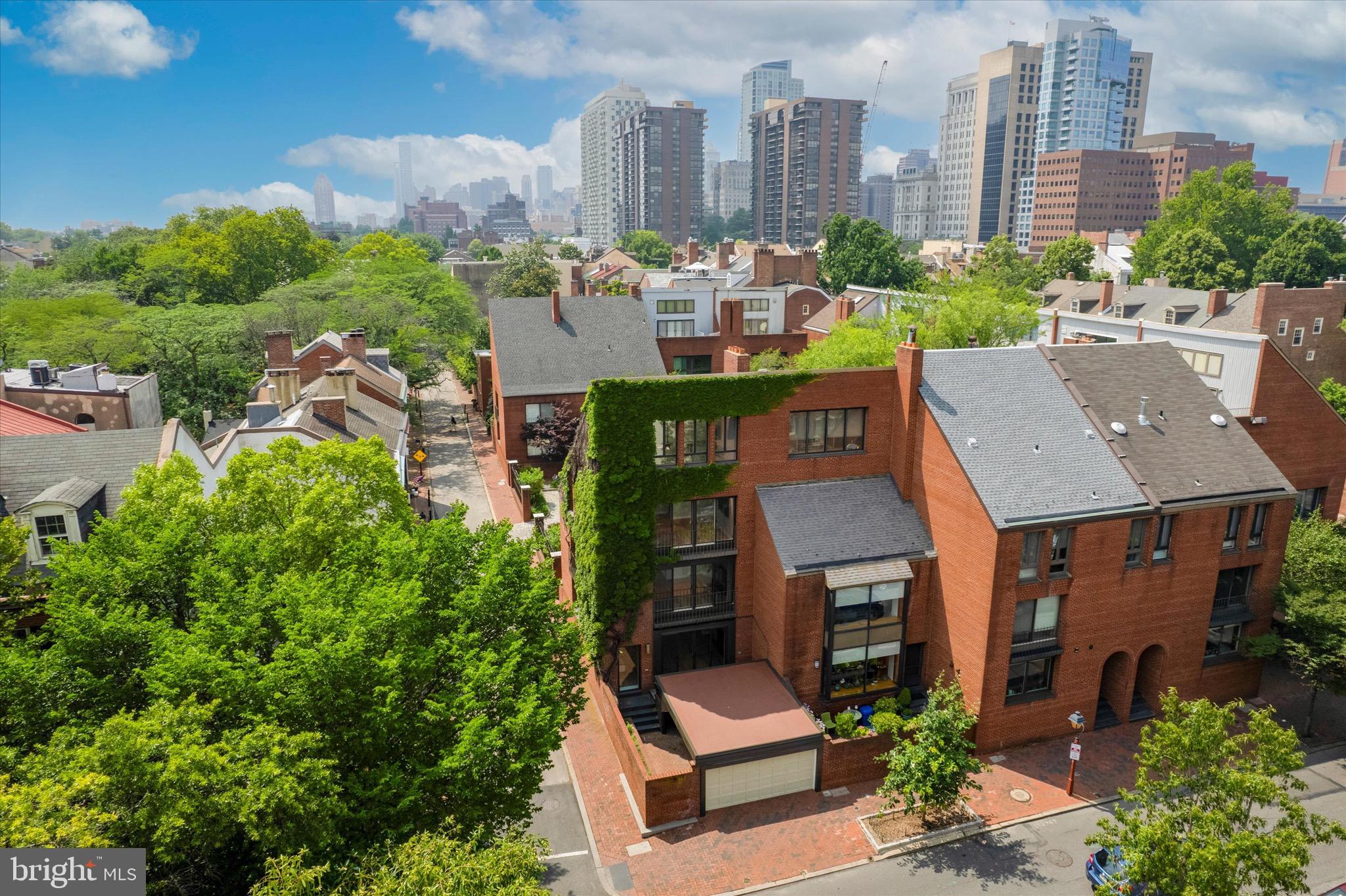 SOCIETY HILL - Residential