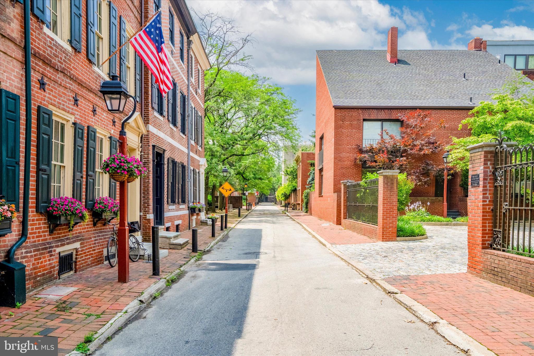 SOCIETY HILL - Residential