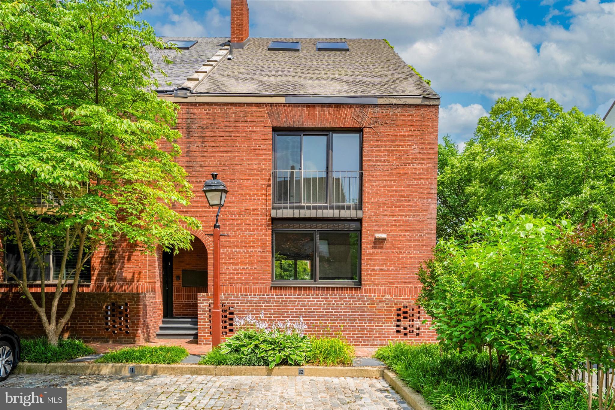 SOCIETY HILL - Residential