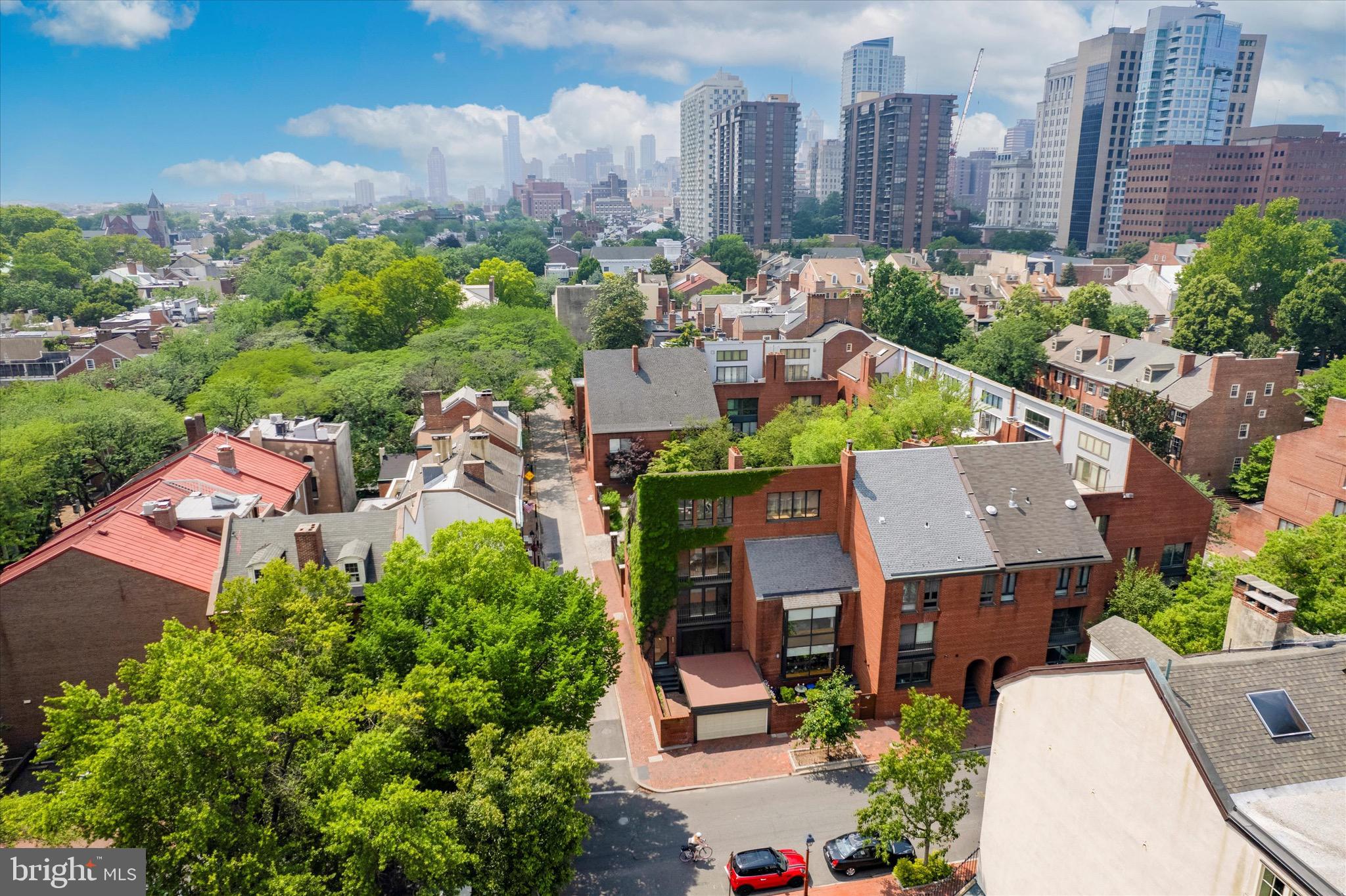 SOCIETY HILL - Residential