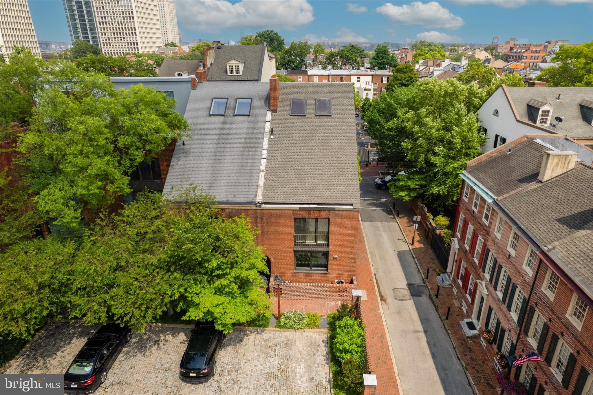 SOCIETY HILL - Residential