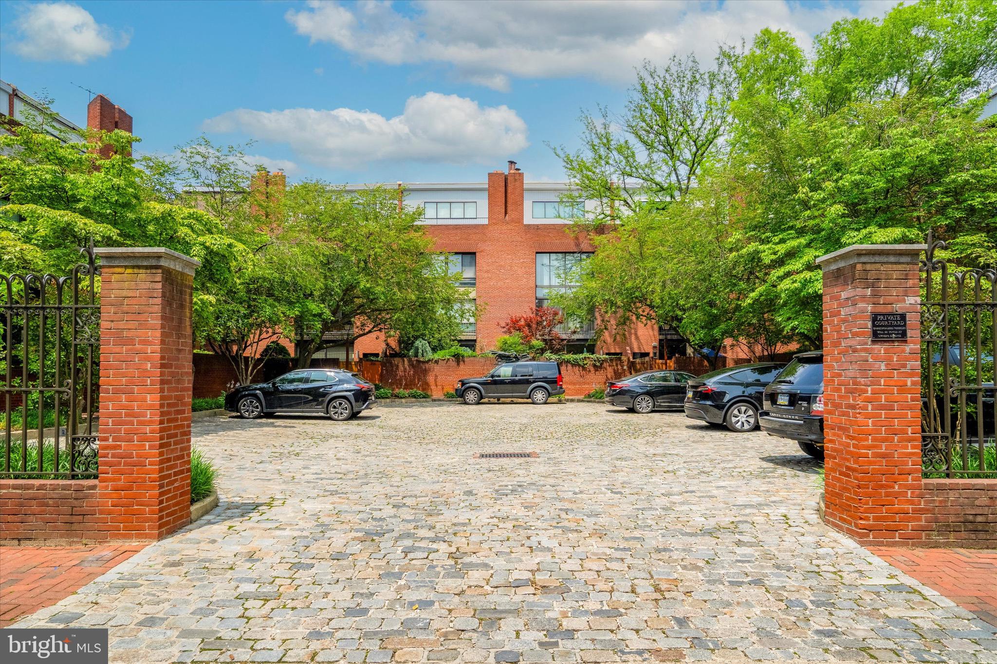 SOCIETY HILL - Residential