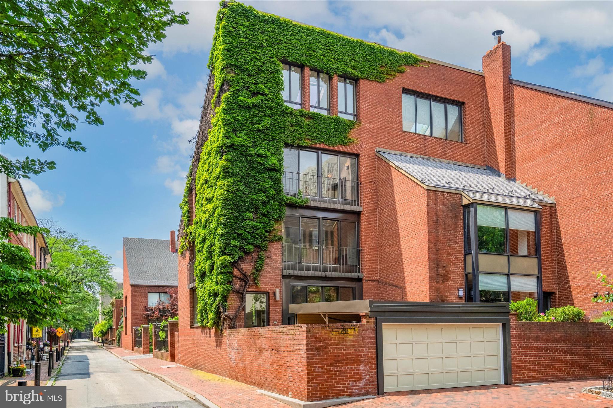 SOCIETY HILL - Residential