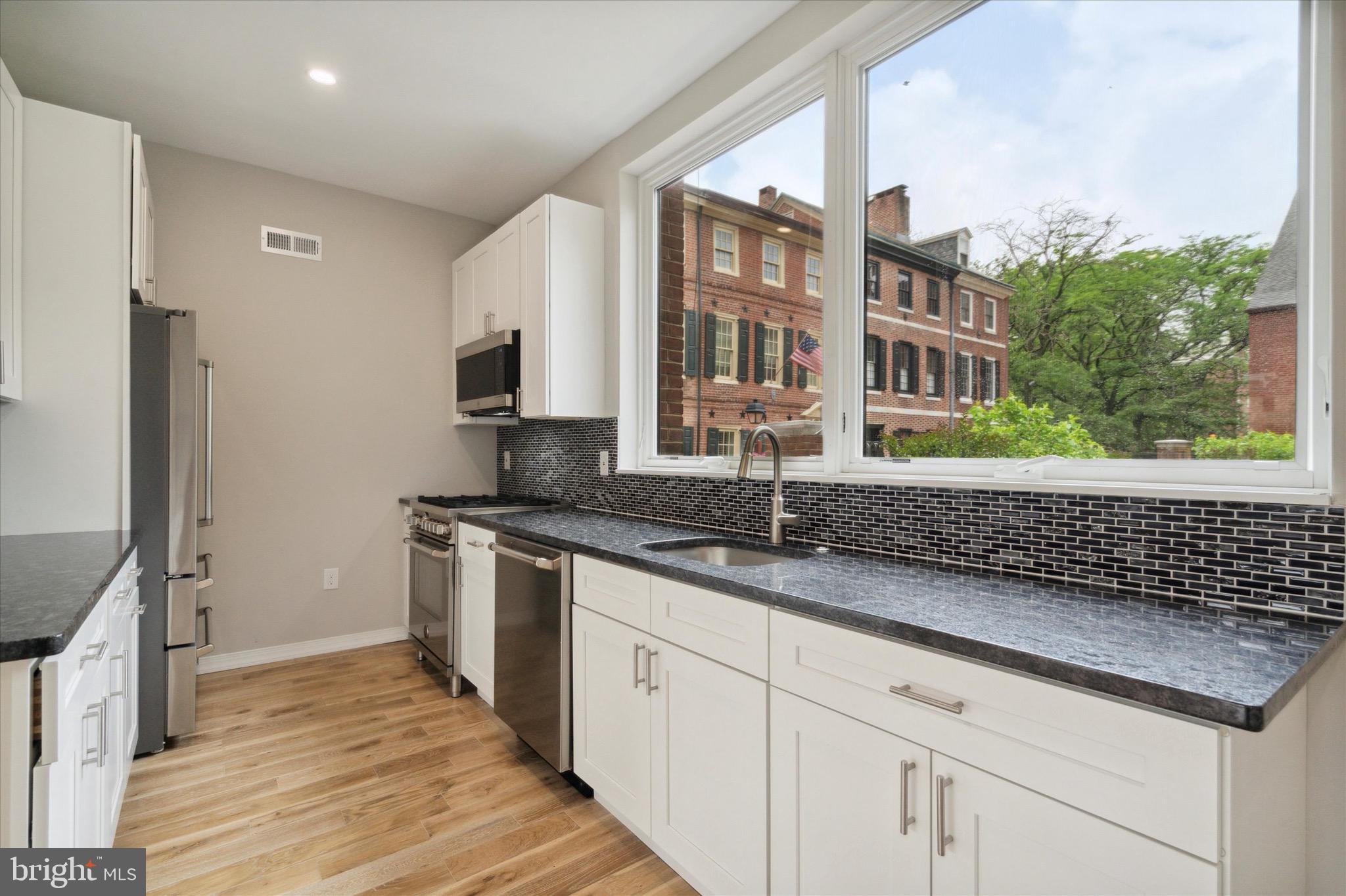 SOCIETY HILL - Residential