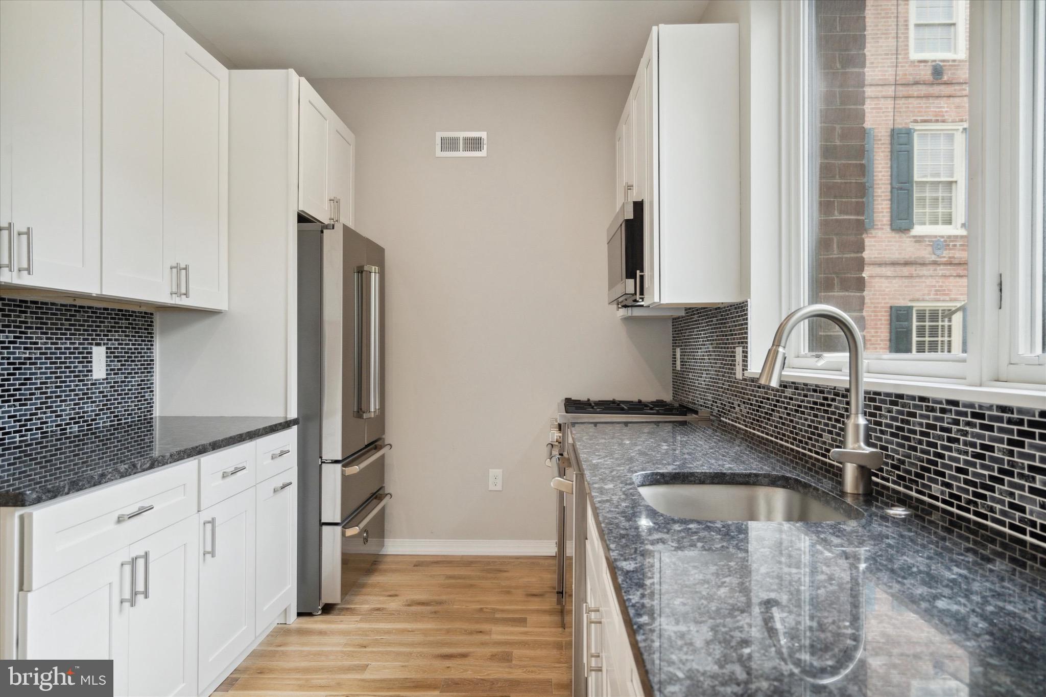 SOCIETY HILL - Residential