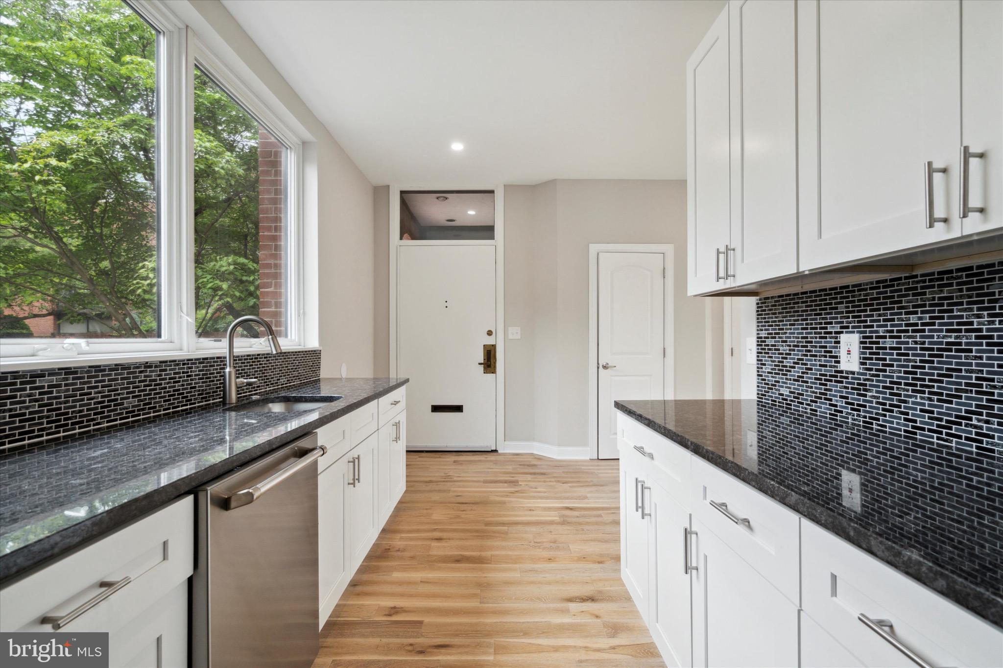 SOCIETY HILL - Residential