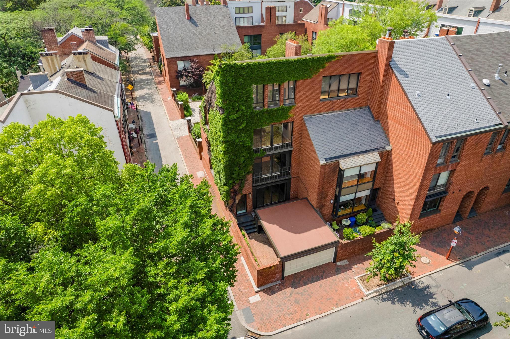 SOCIETY HILL - Residential