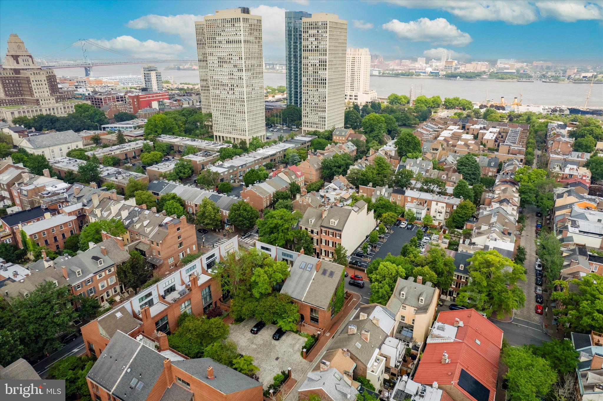 SOCIETY HILL - Residential