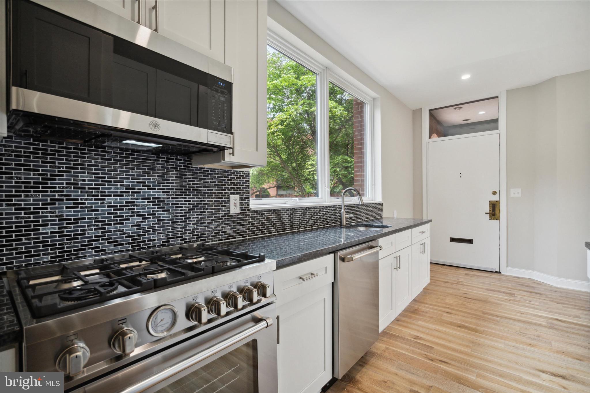 SOCIETY HILL - Residential