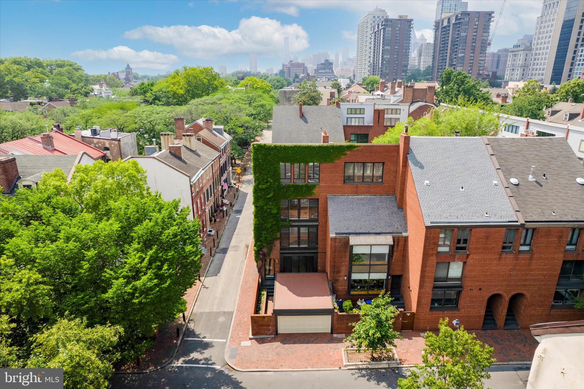 SOCIETY HILL - Residential