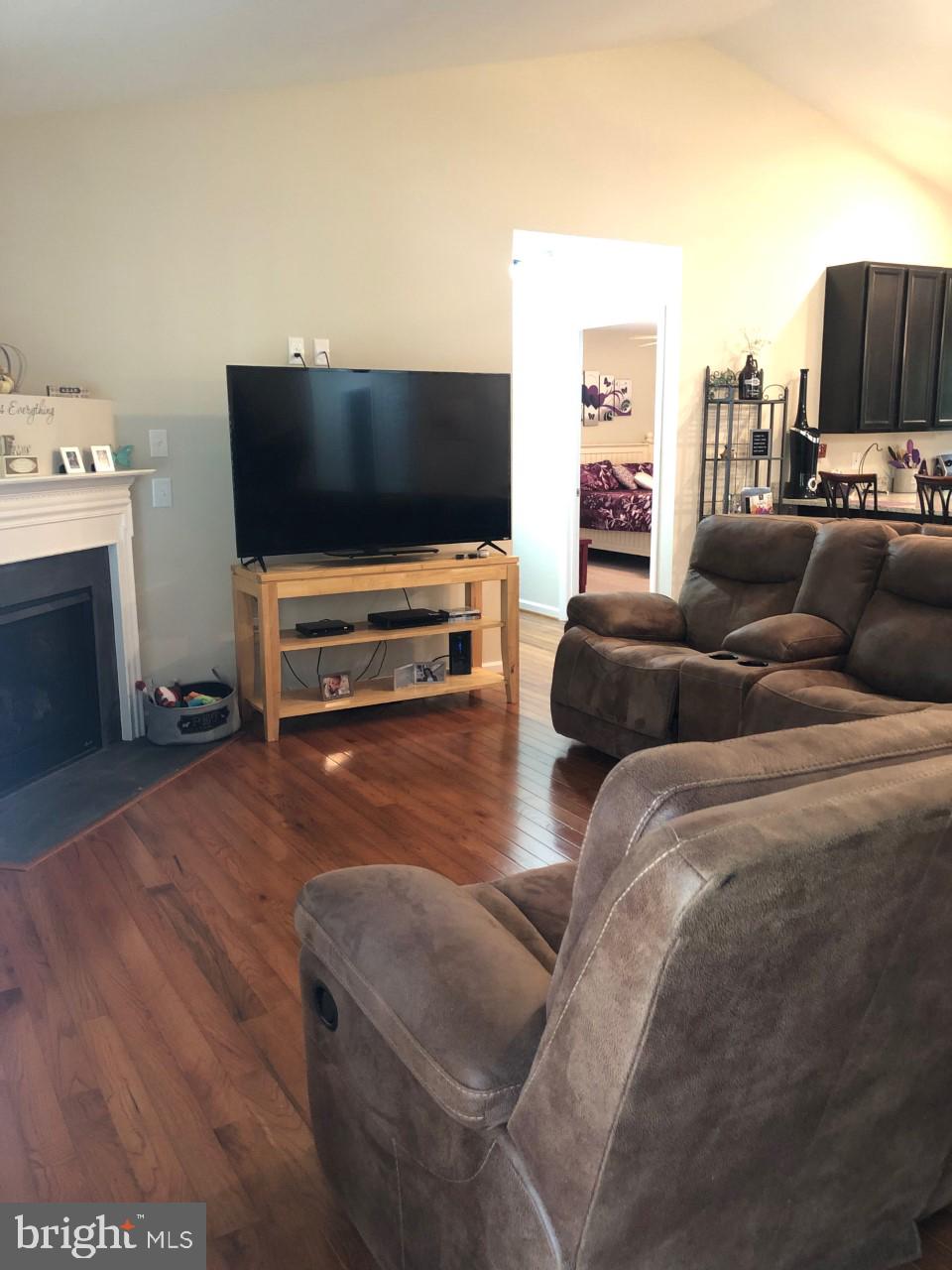 EDEN ESTATES - Residential Lease