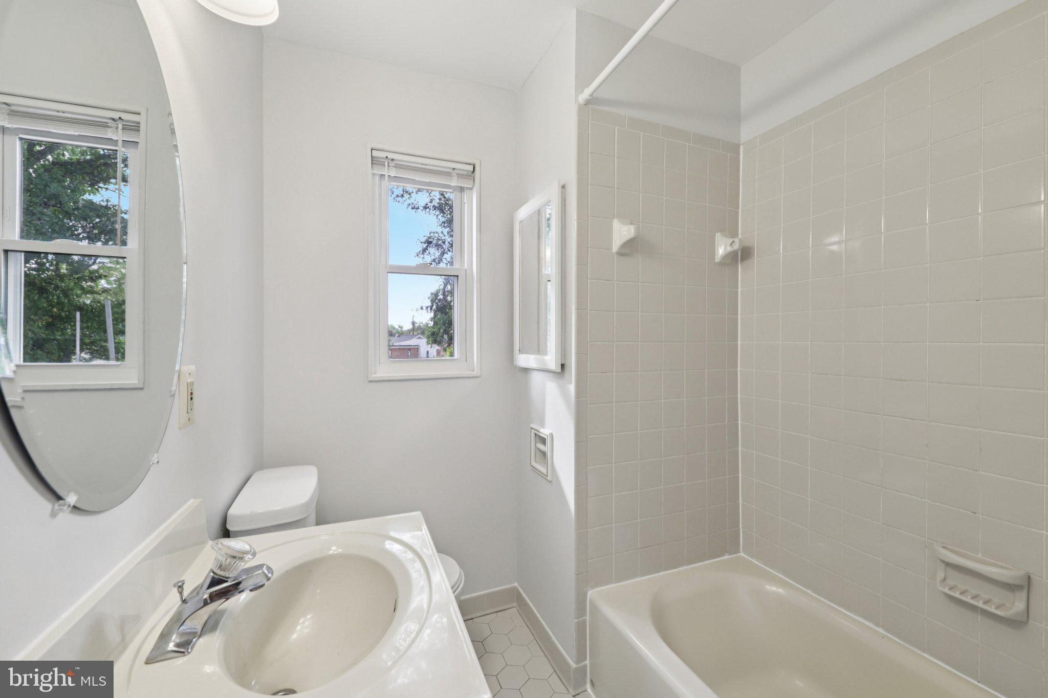 MONTICELLO FOREST - Residential Lease