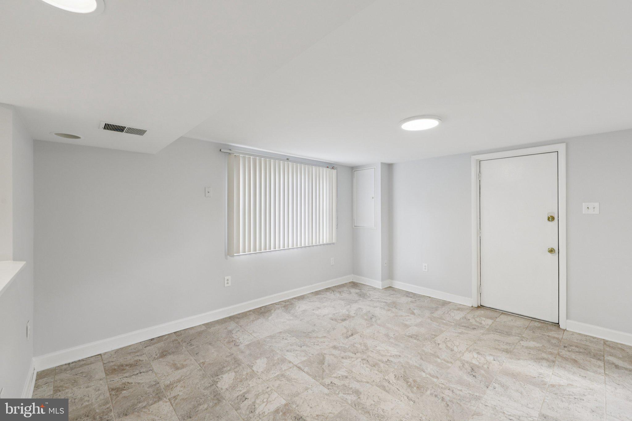 MONTICELLO FOREST - Residential Lease