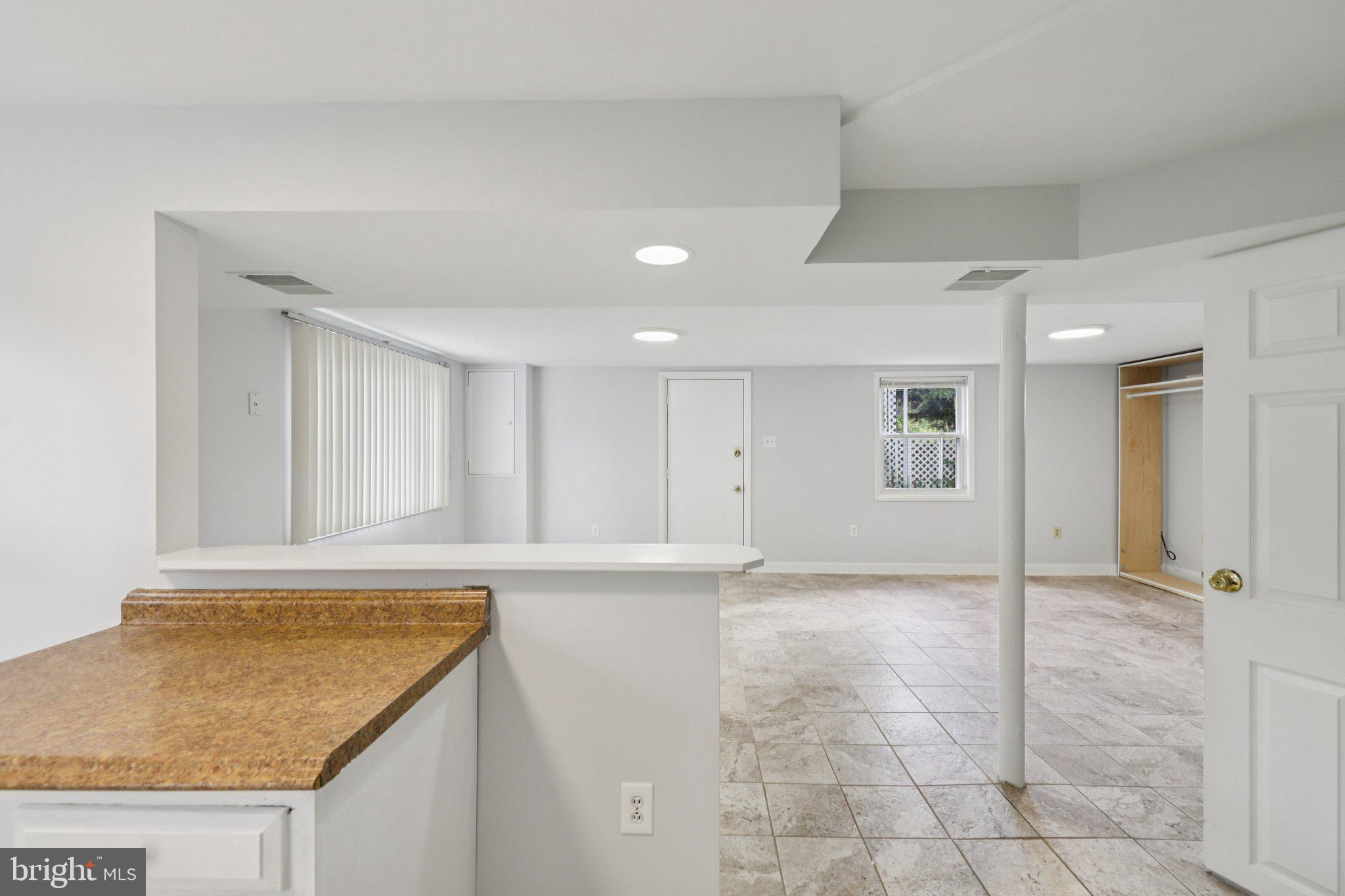 MONTICELLO FOREST - Residential Lease