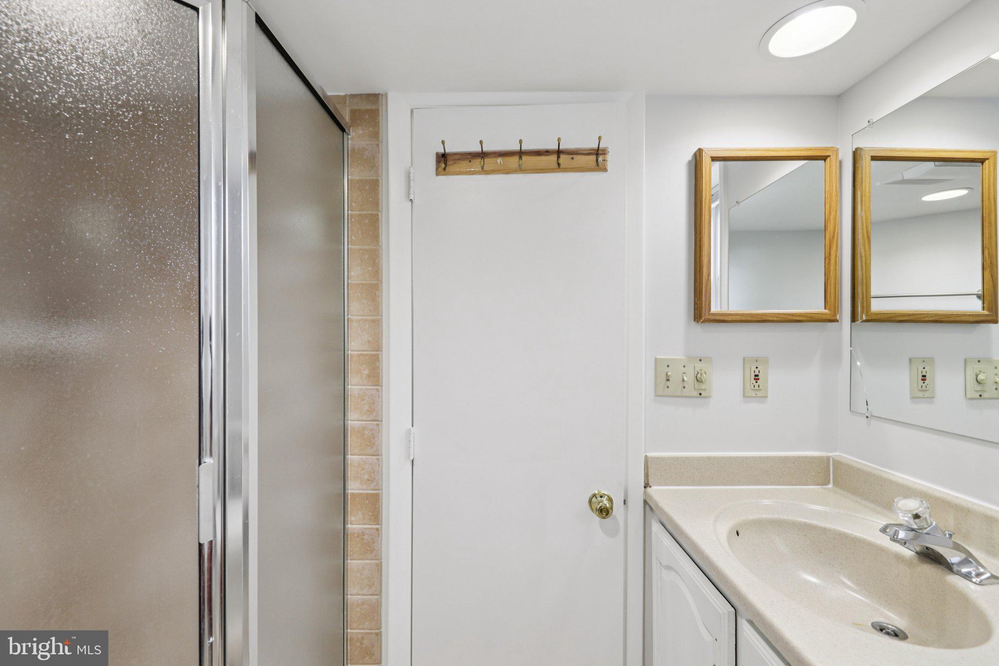 MONTICELLO FOREST - Residential Lease