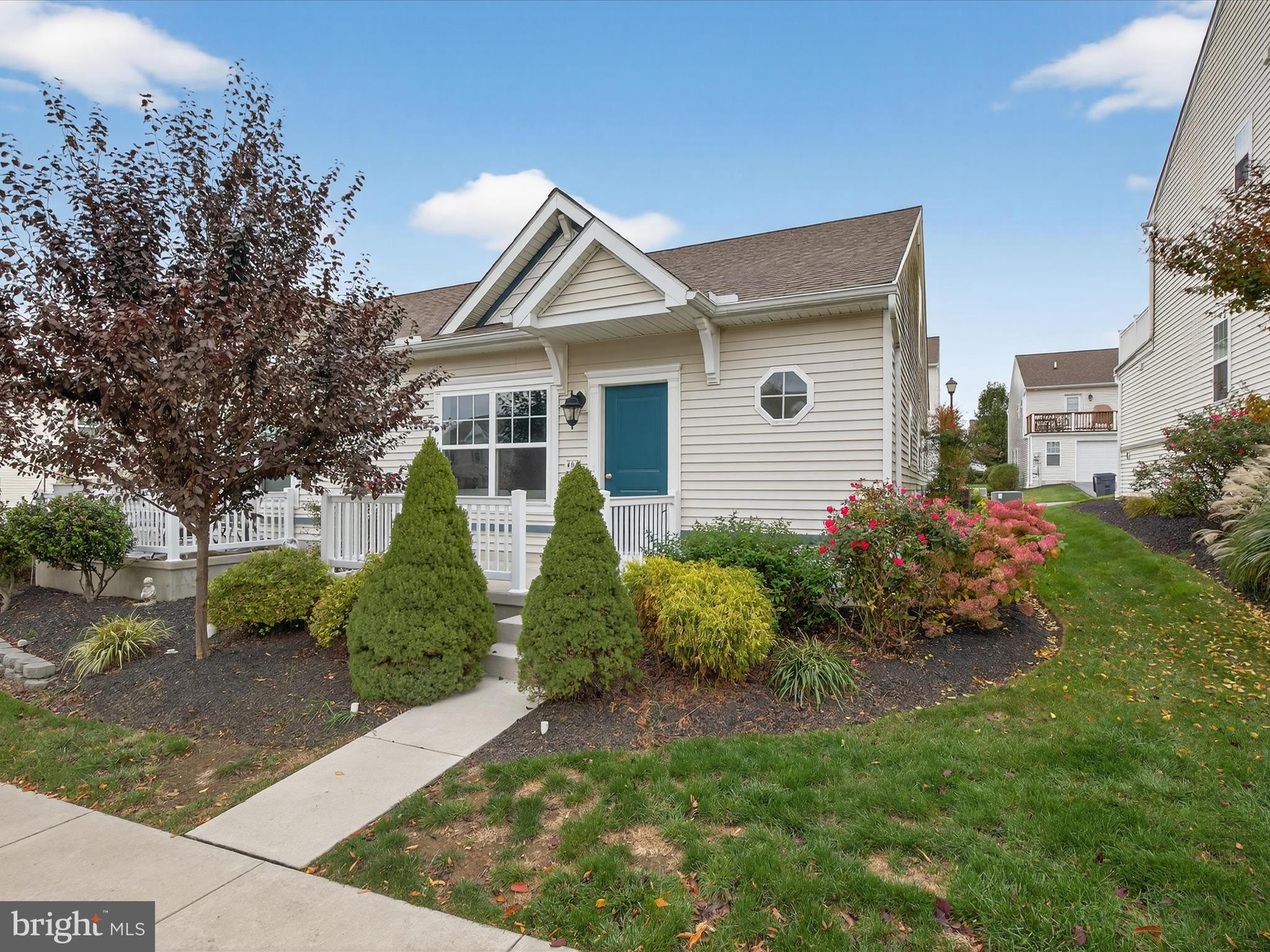 404 WARREN COURT