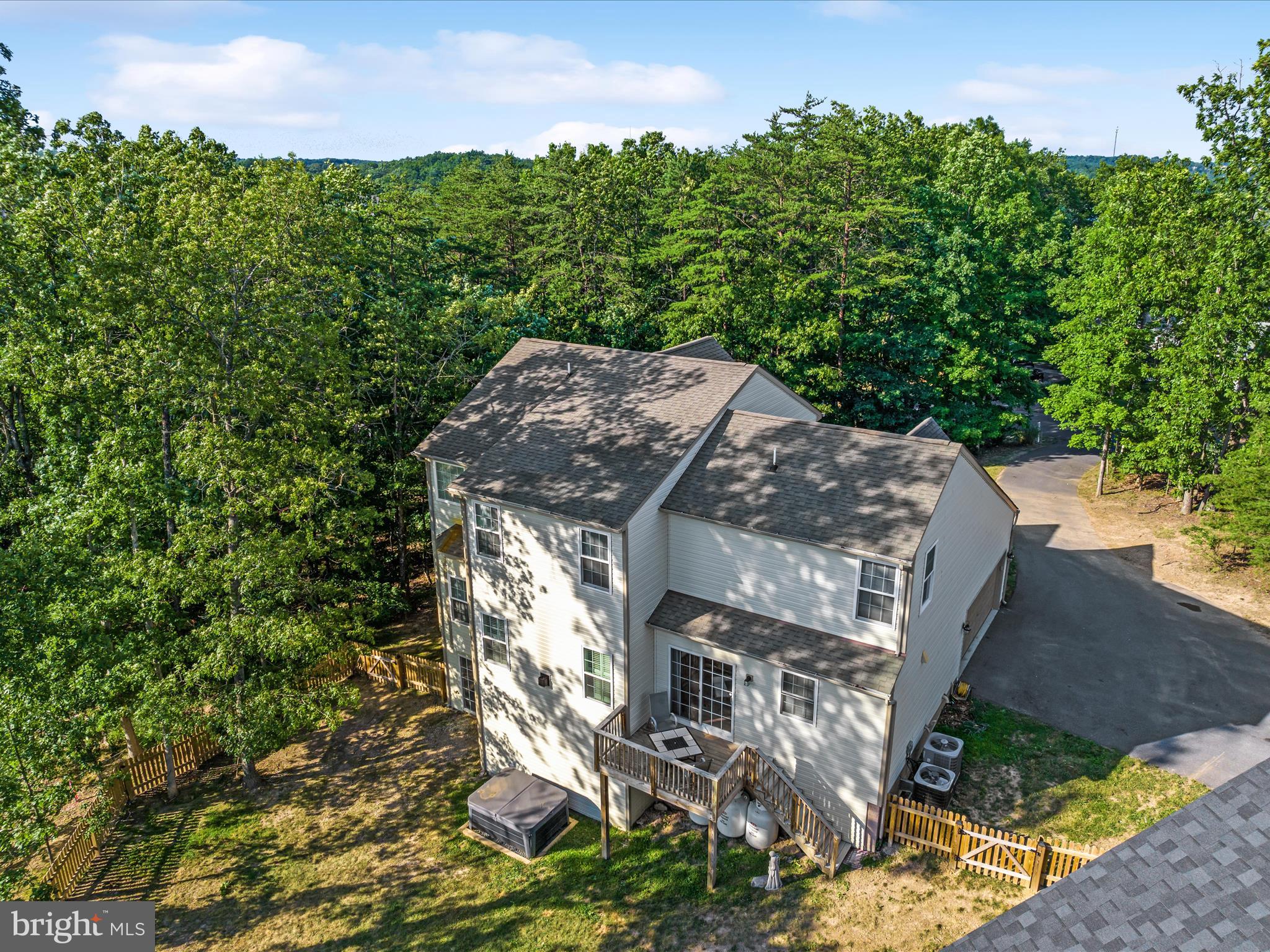 LAKE HOLIDAY ESTATES - Residential