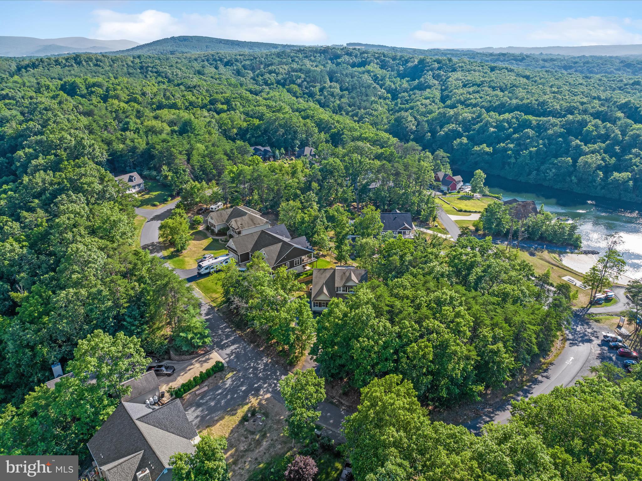 LAKE HOLIDAY ESTATES - Residential