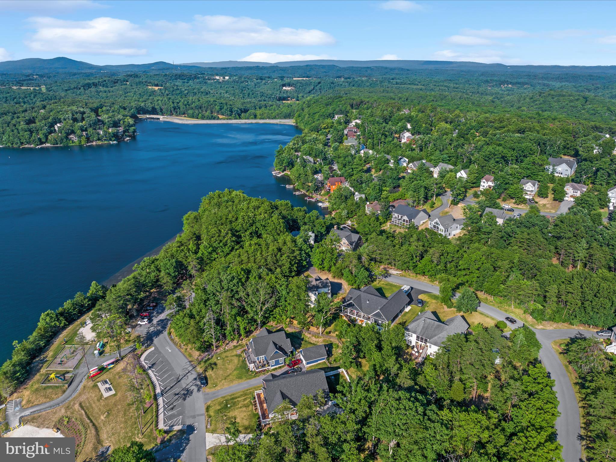 LAKE HOLIDAY ESTATES - Residential