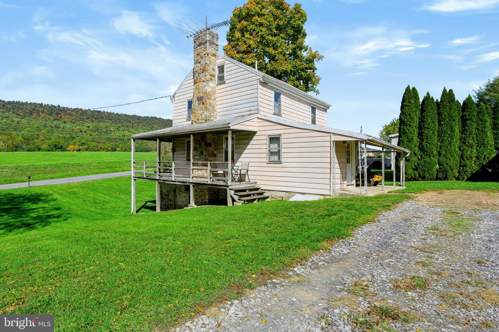 6 HONEYSUCKLE LANE