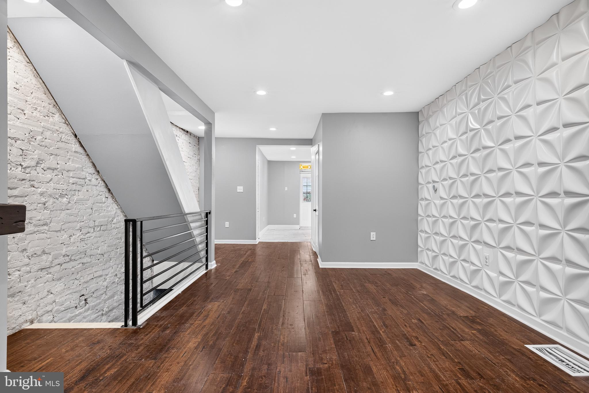 245 E ALLEN STREET