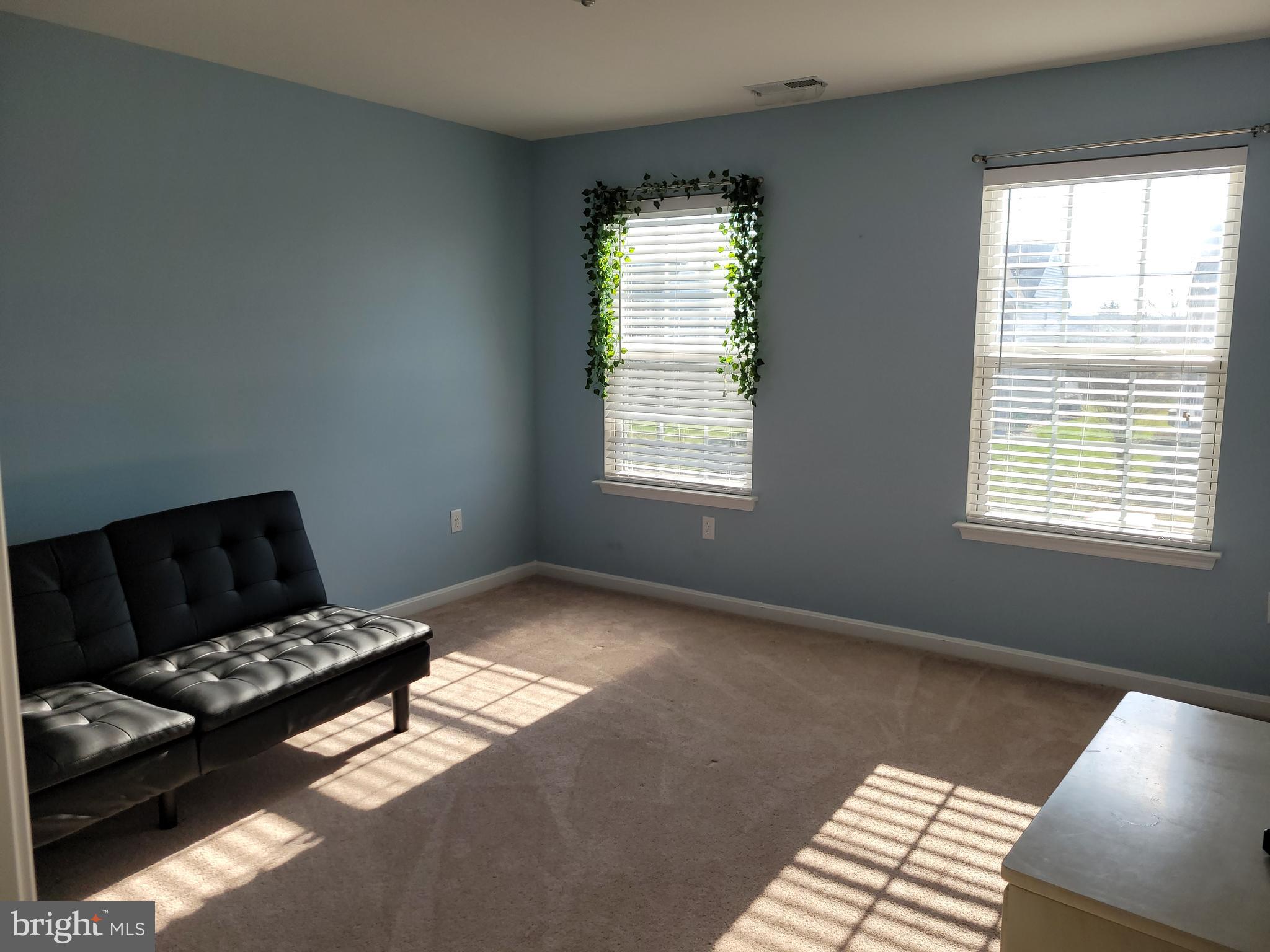 JONATHANS LANDING - Residential Lease