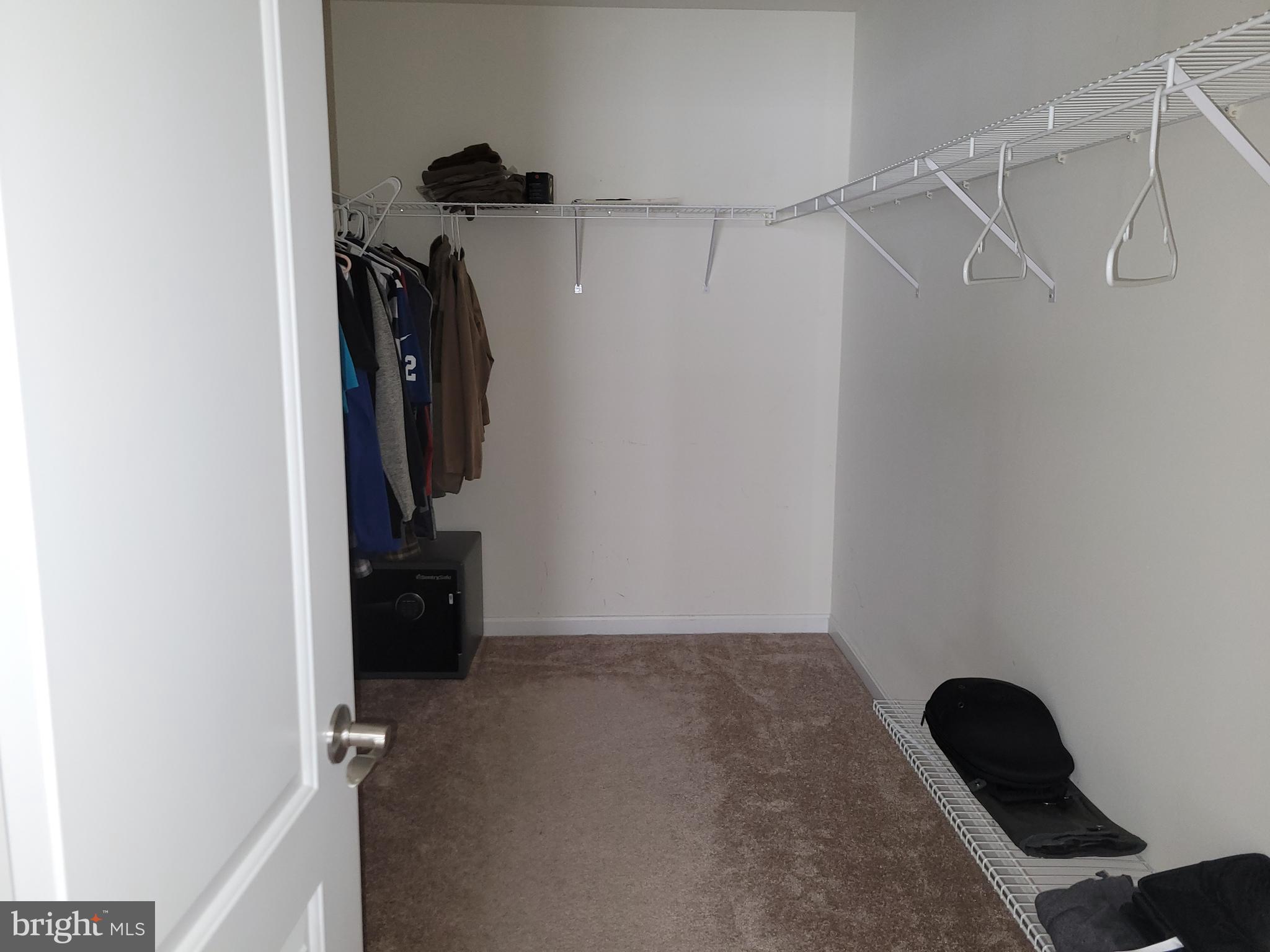 JONATHANS LANDING - Residential Lease