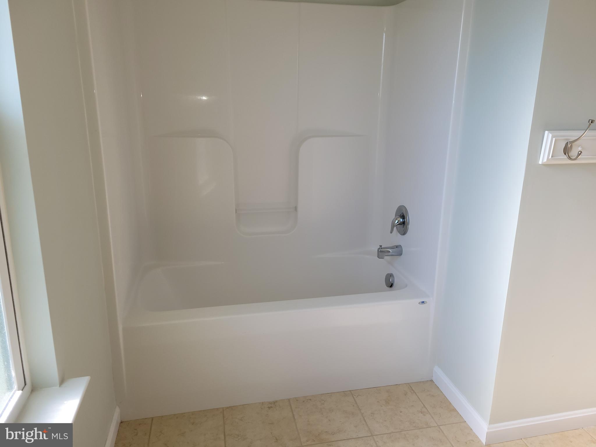 JONATHANS LANDING - Residential Lease