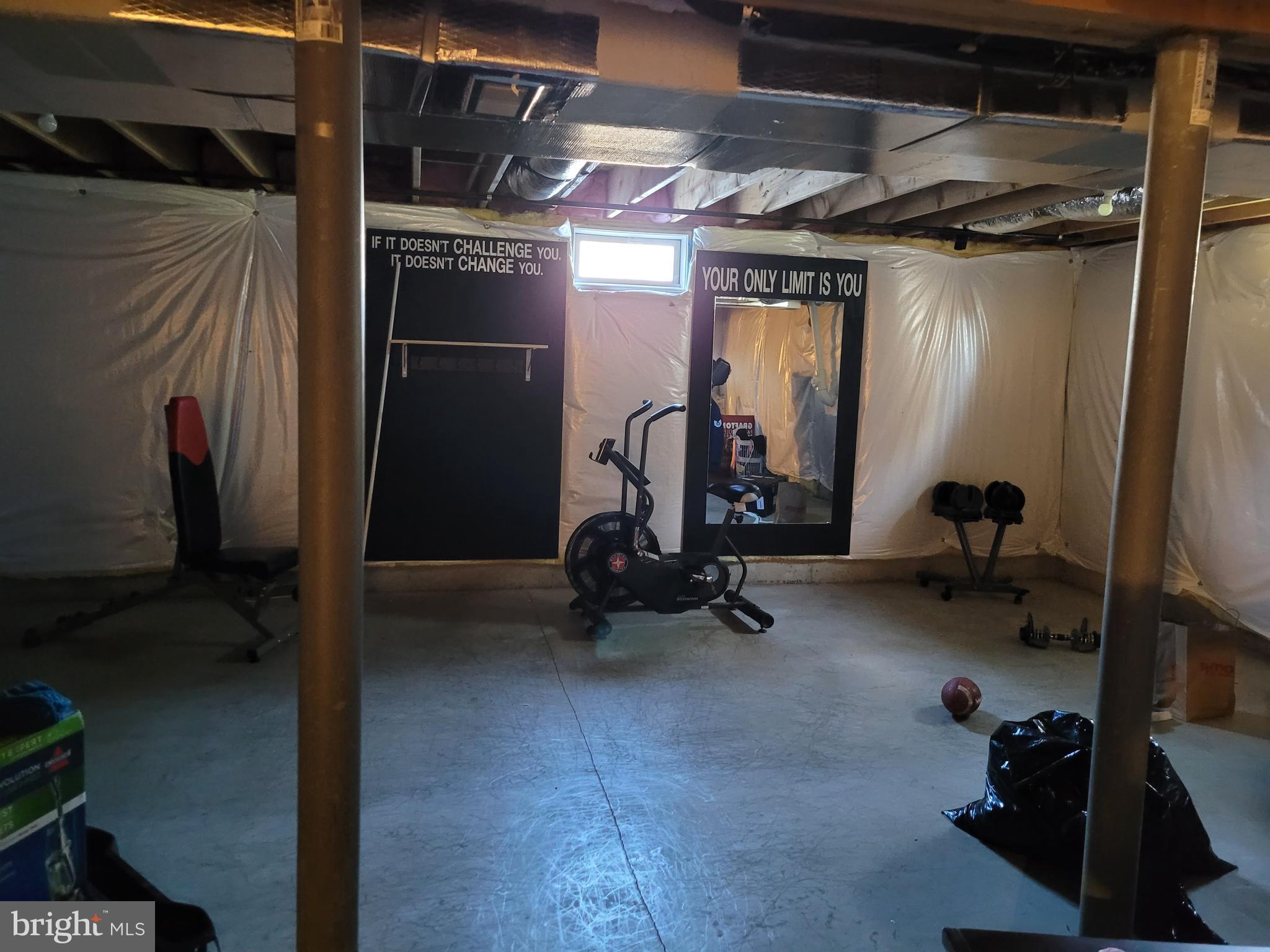 JONATHANS LANDING - Residential Lease