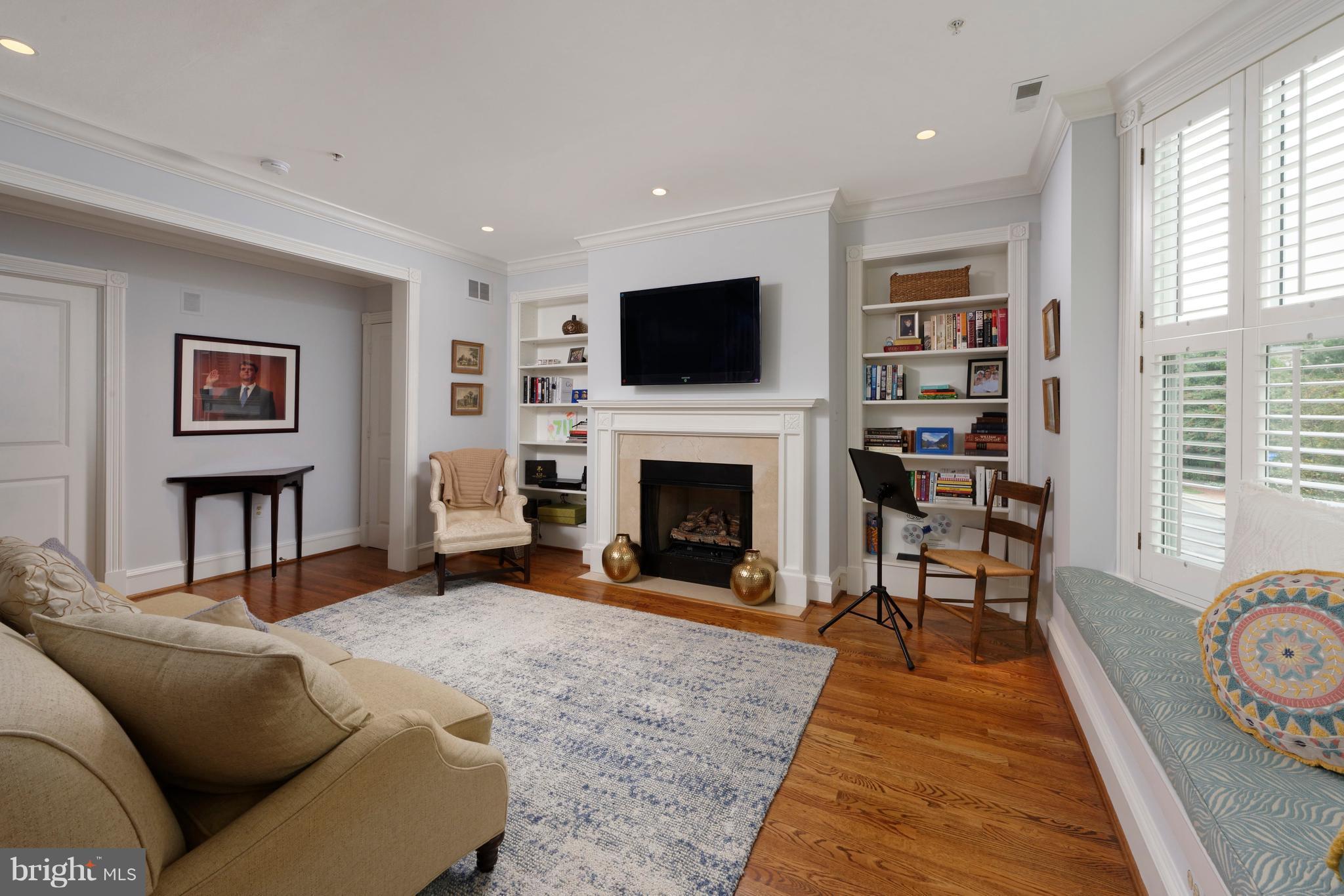 BACKYARD BOATS - Residential