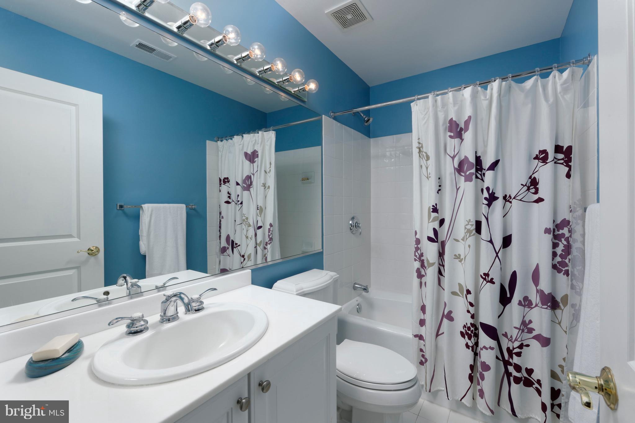 BACKYARD BOATS - Residential