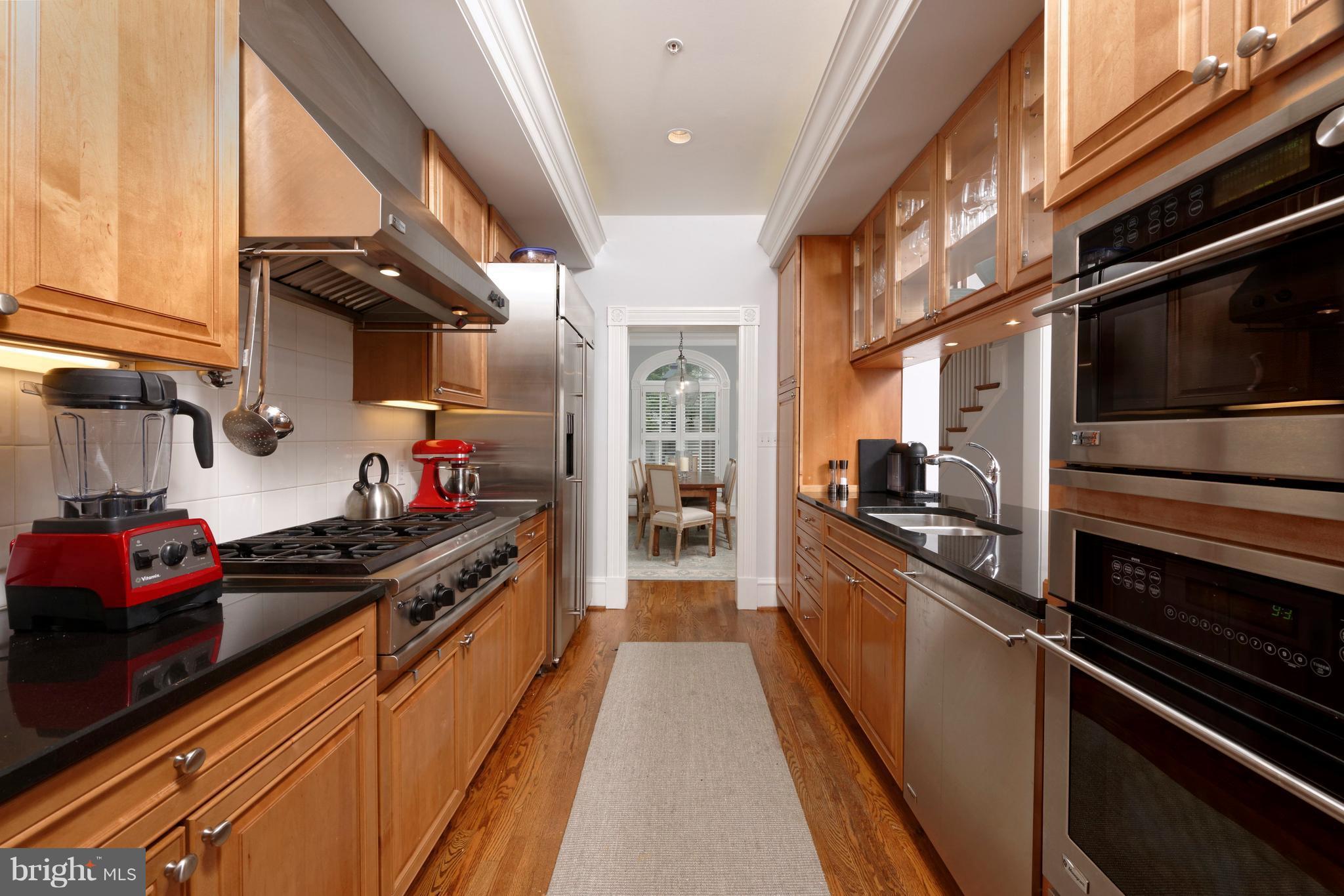 BACKYARD BOATS - Residential