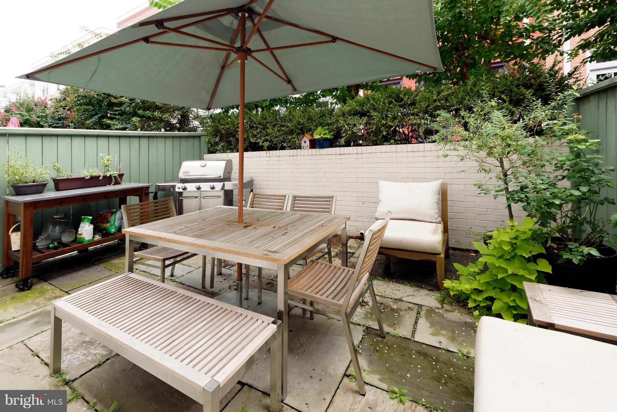 BACKYARD BOATS - Residential