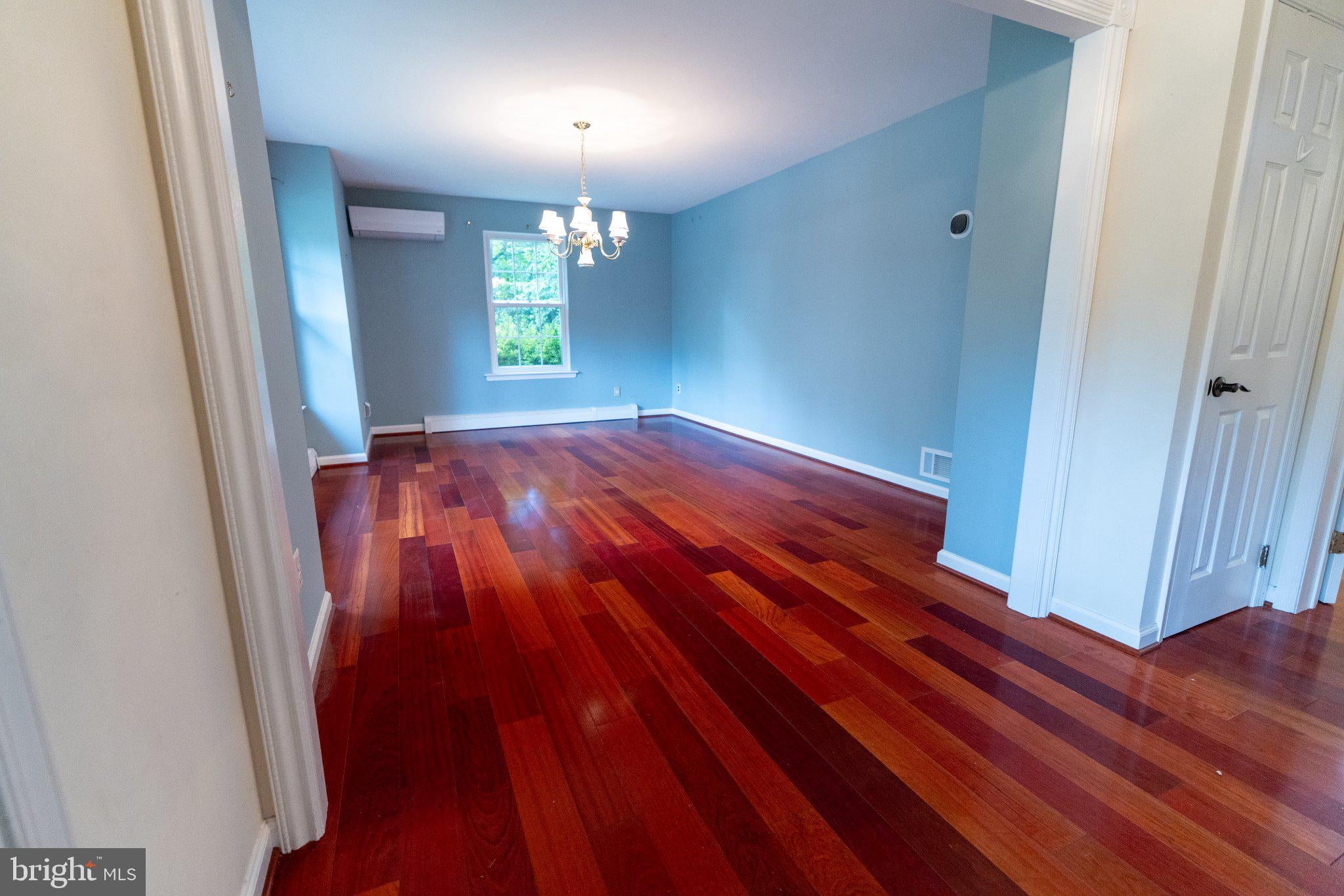1141 SCHOOL HOUSE LANE